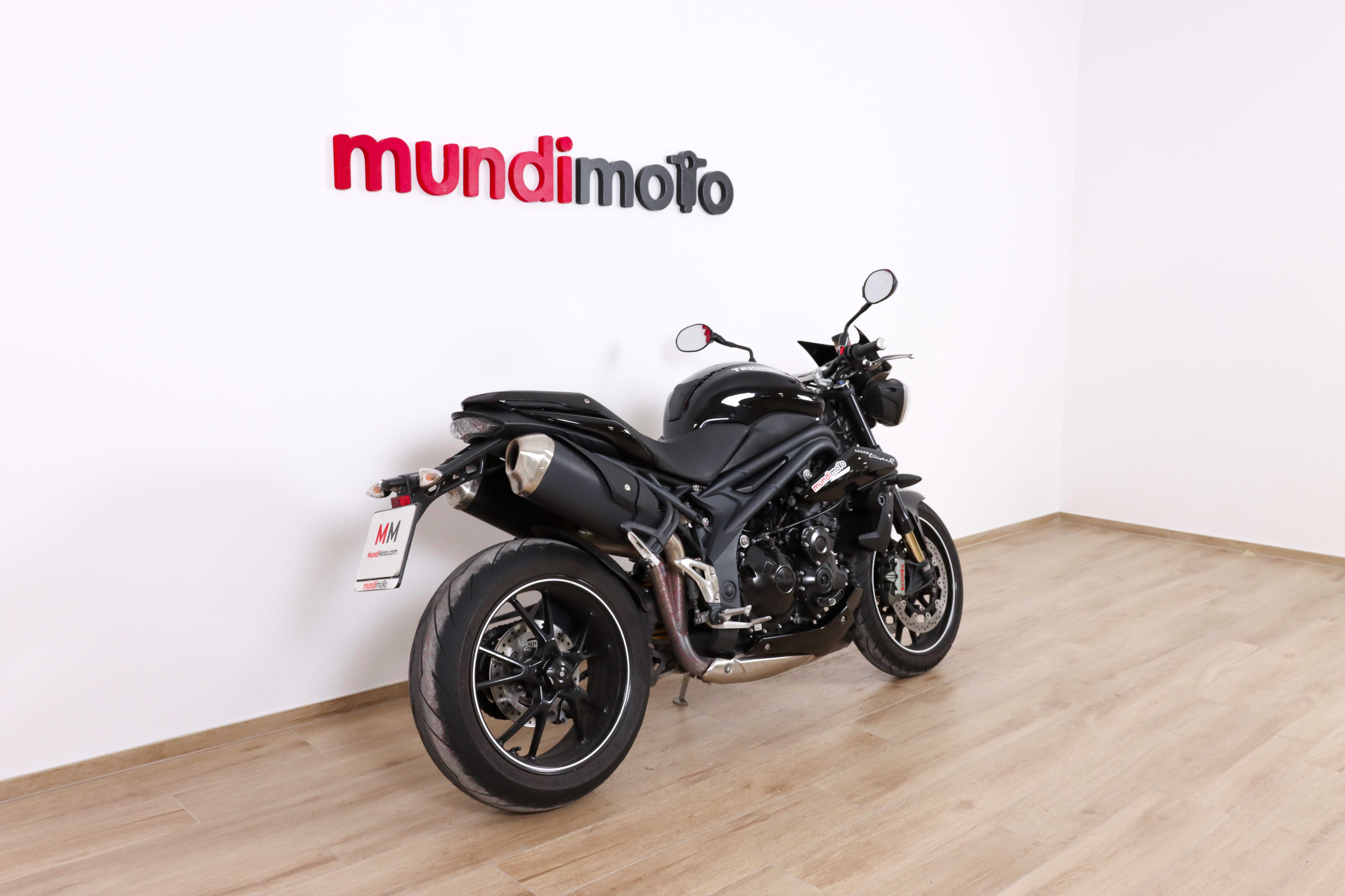 TRIUMPH SPEED Triple R promoTRIUMPH11 TRIUMPH SPEED Triple R promoTRIUMPH11