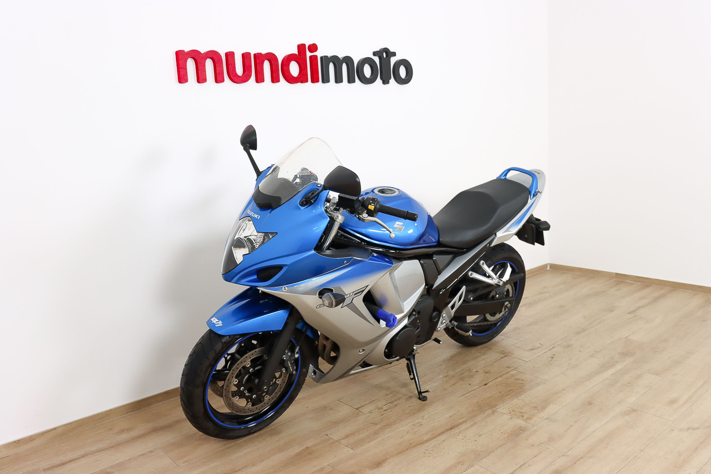 SUZUKI GSX 650 FSUZUKI8 SUZUKI GSX 650 FSUZUKI8