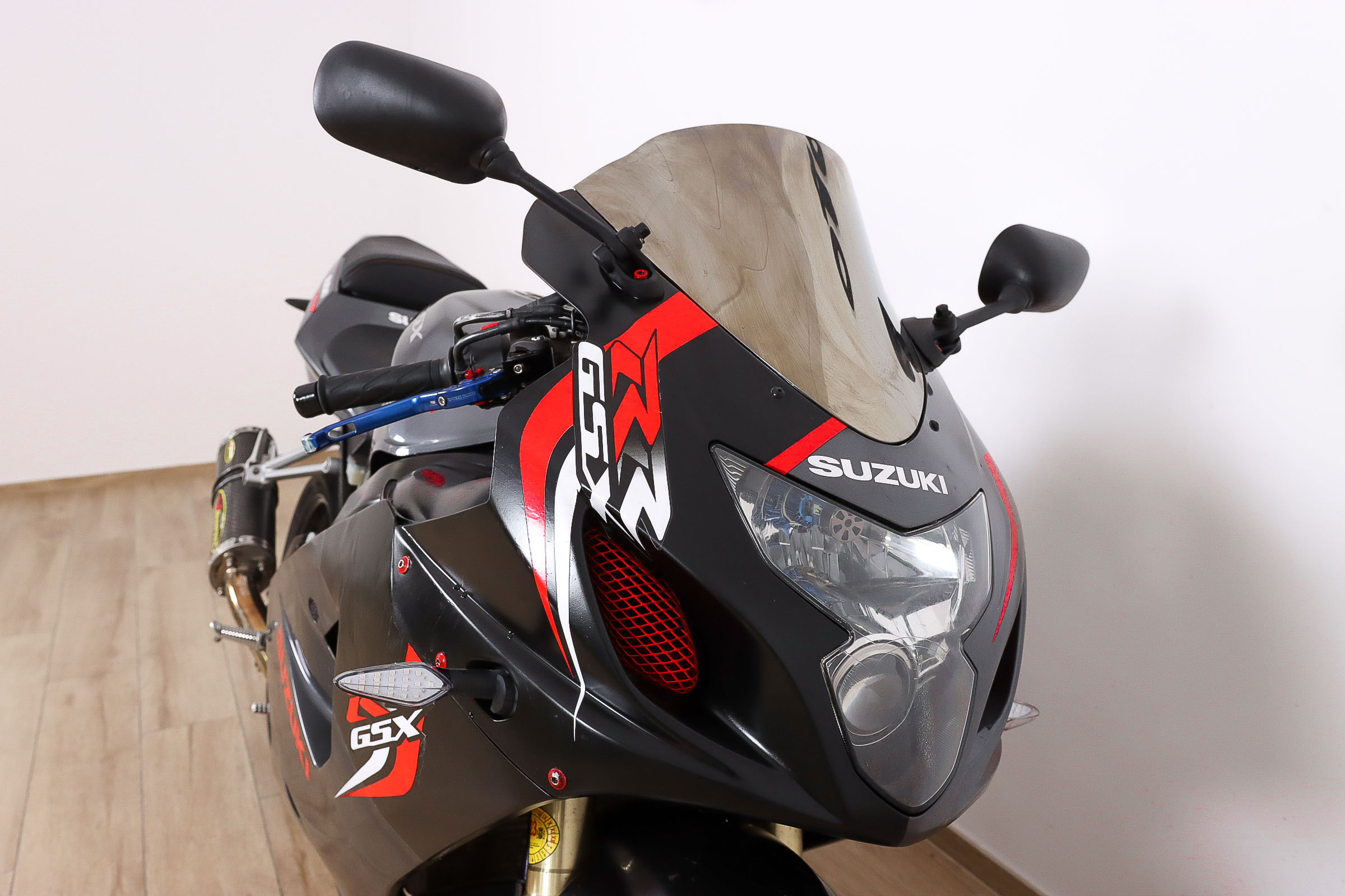 SUZUKI GSX R750SUZUKI4 SUZUKI GSX R750SUZUKI4