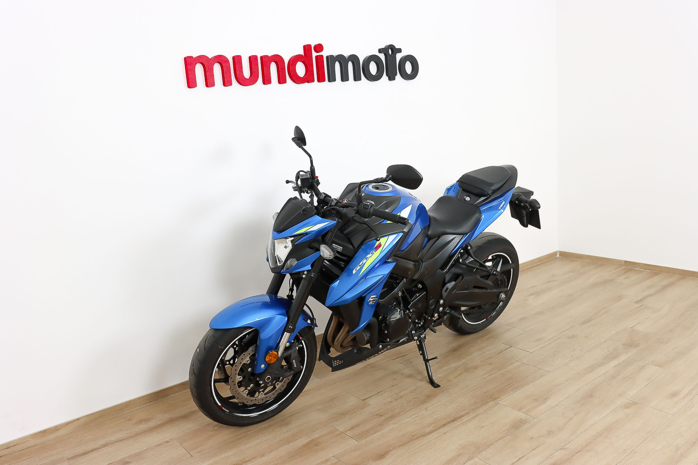 SUZUKI GSX-S 750SUZUKI9 SUZUKI GSX-S 750SUZUKI9