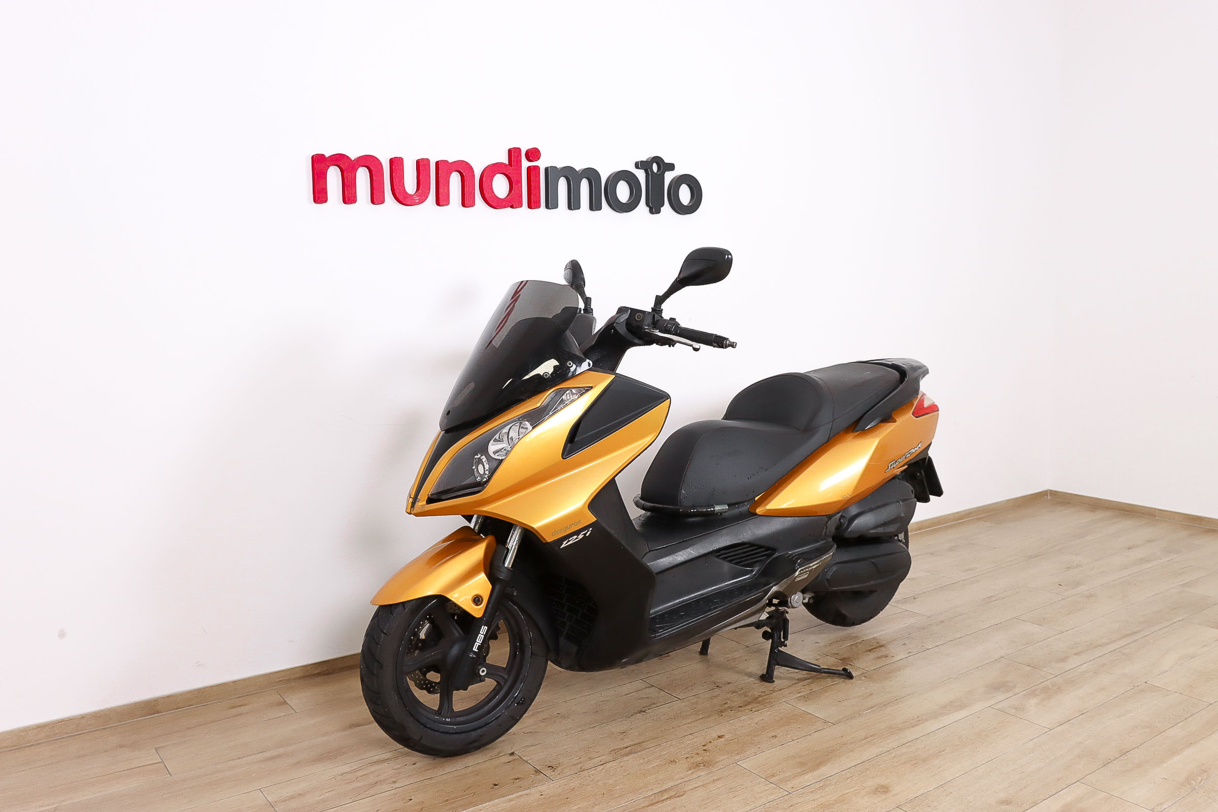 KYMCO Super Dink 125i ABSKYMCO9 KYMCO Super Dink 125i ABSKYMCO9