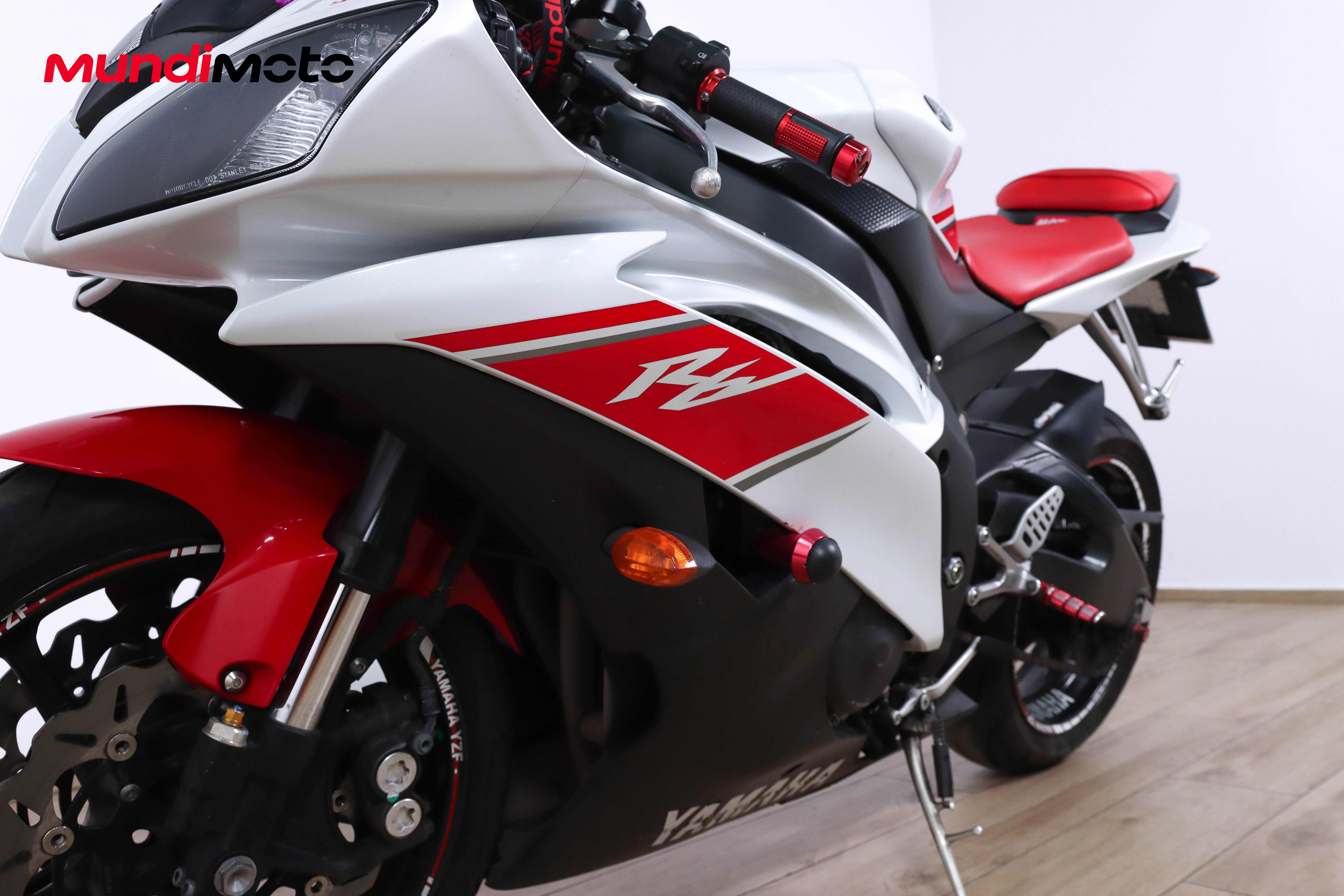 YAMAHA YZF R6YAMAHA8 YAMAHA YZF R6YAMAHA8
