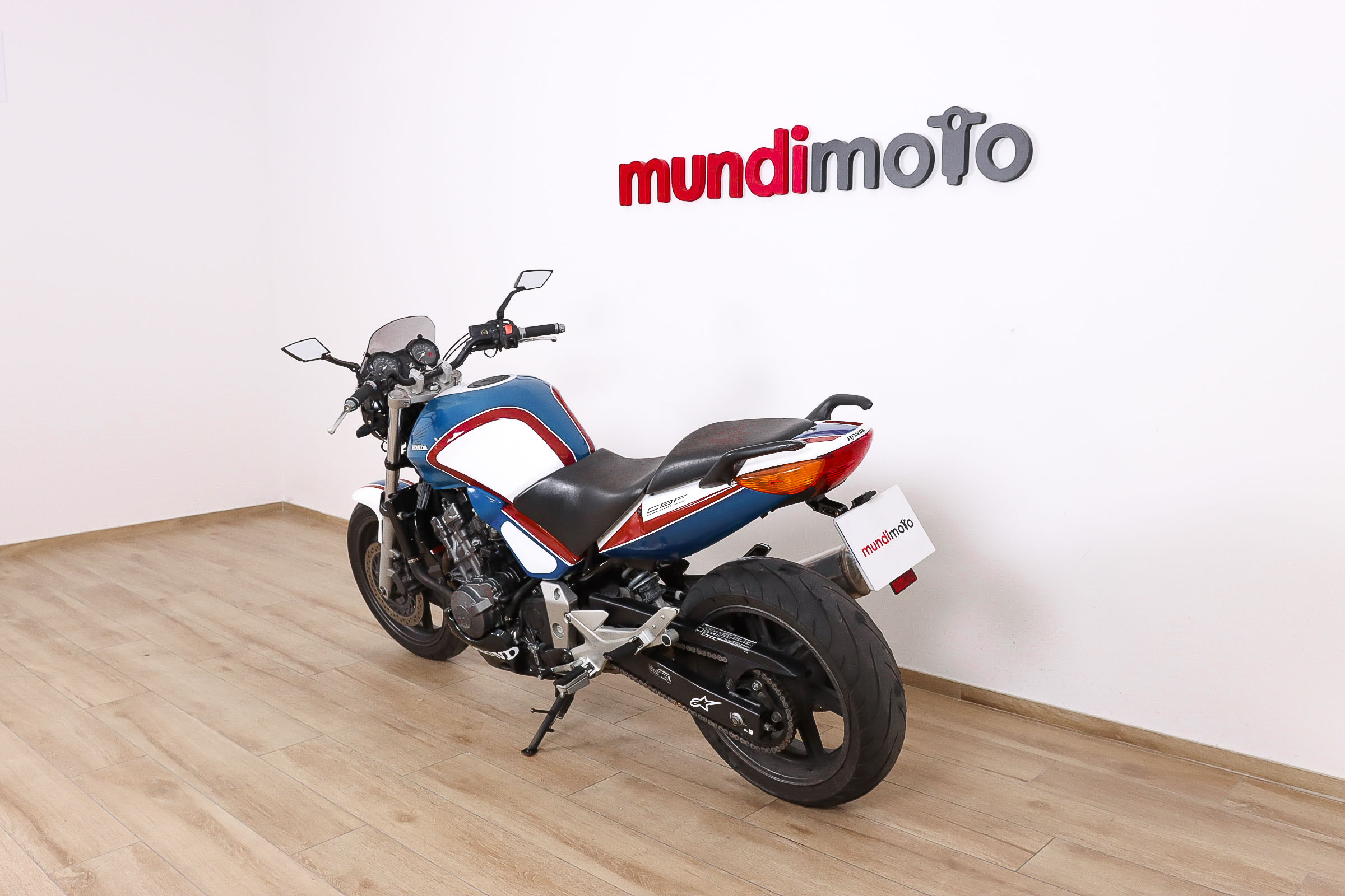 HONDA CBF 600NHONDA8 HONDA CBF 600NHONDA8