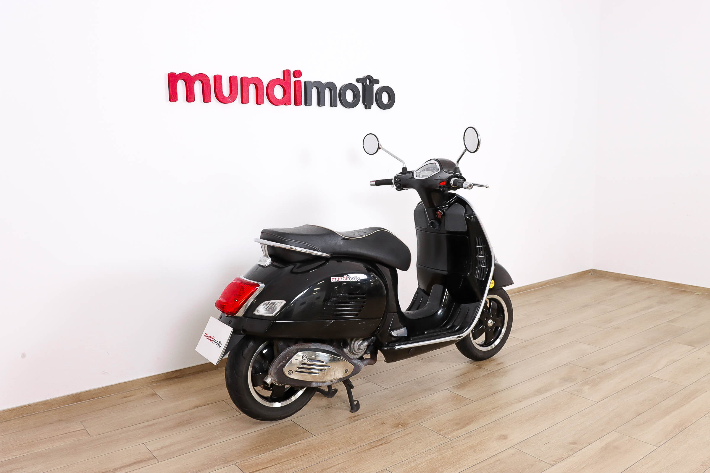 VESPA GTS 125 TouringVESPA2 VESPA GTS 125 TouringVESPA2