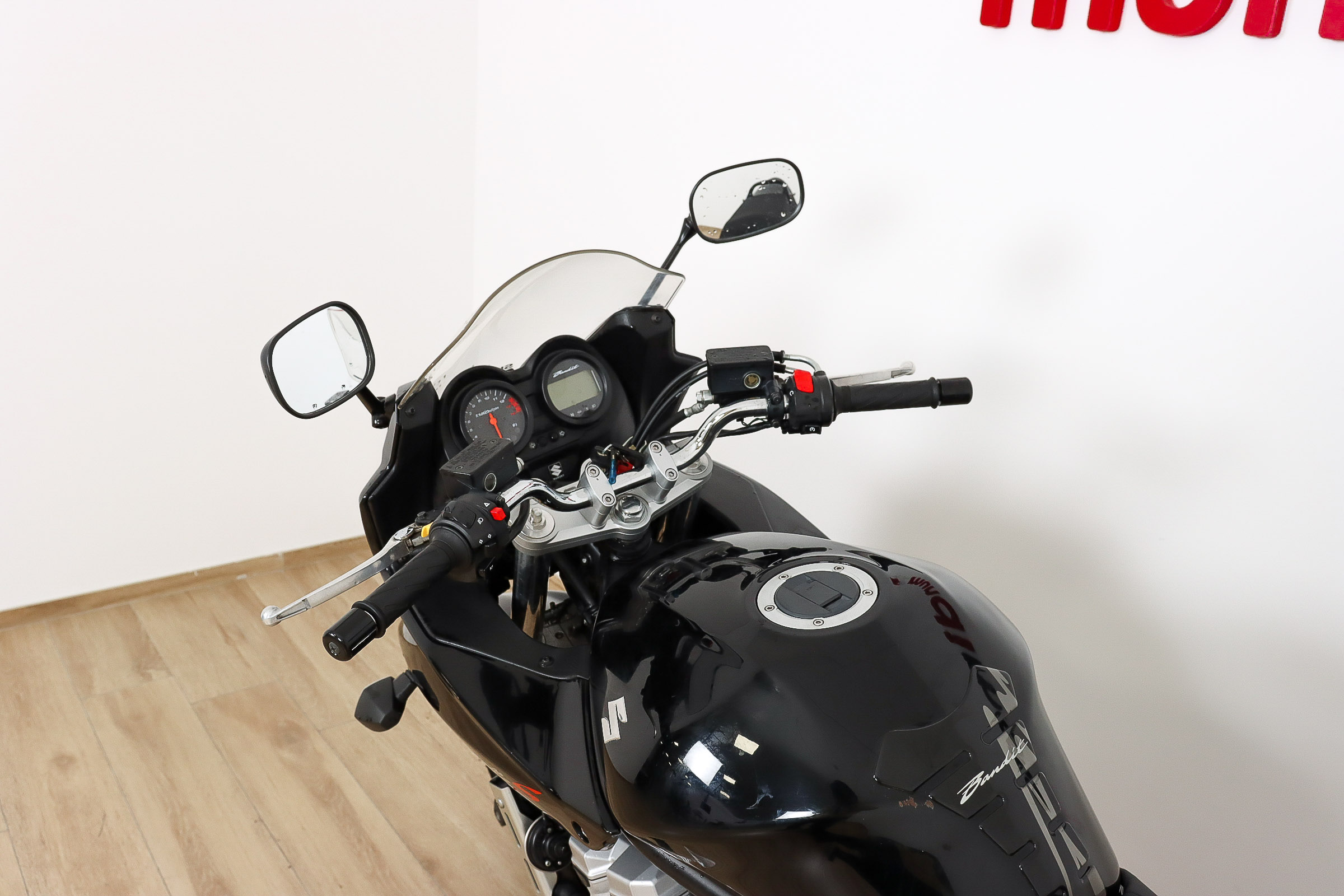 SUZUKI Bandit 650 SSUZUKI9 SUZUKI Bandit 650 SSUZUKI9