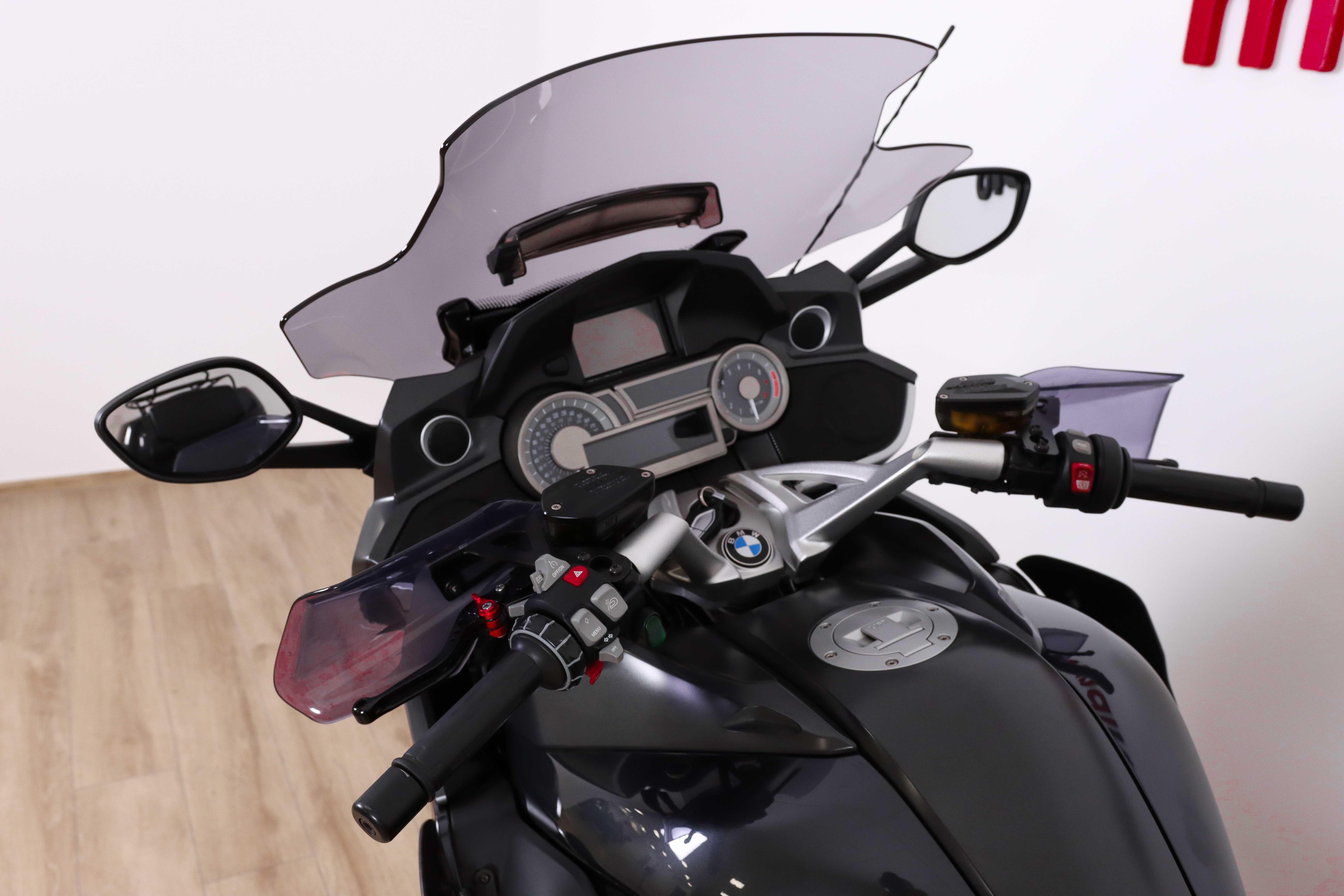 BMW K 1600 GT promoBMW3 BMW K 1600 GT promoBMW3