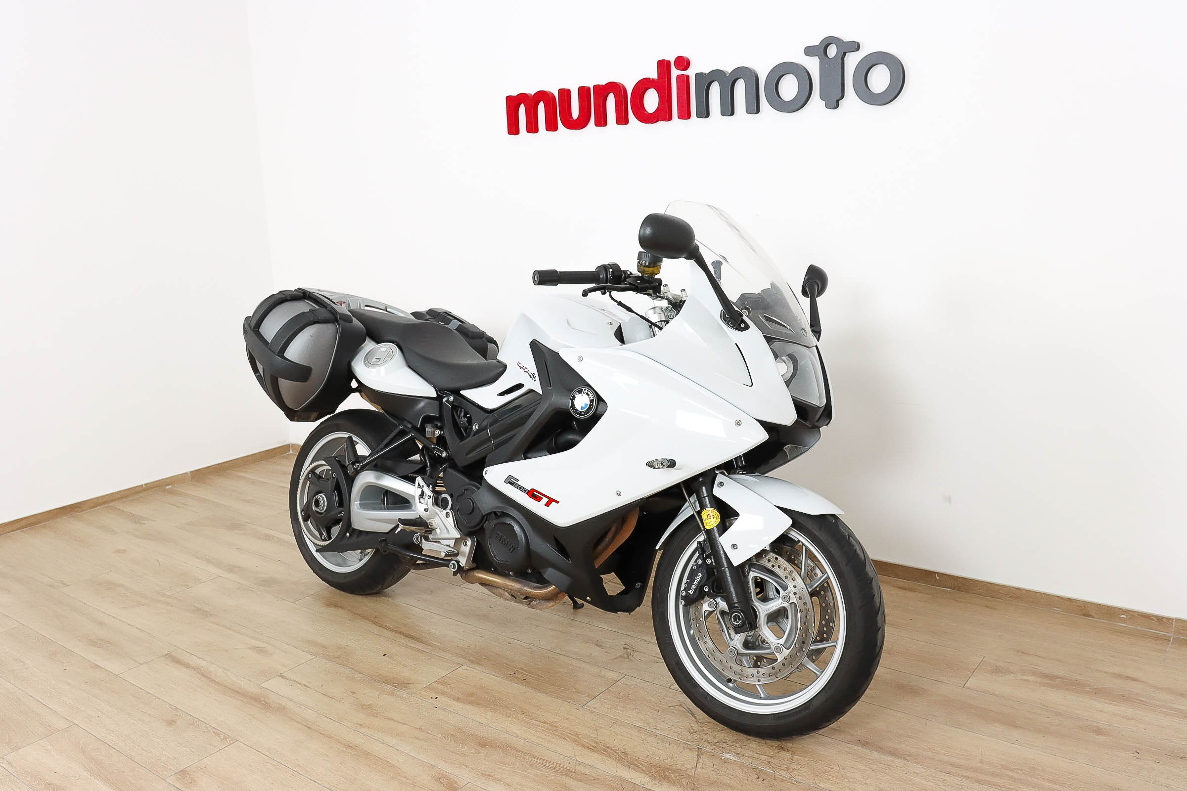 BMW F 800 GTBMW2 BMW F 800 GTBMW2