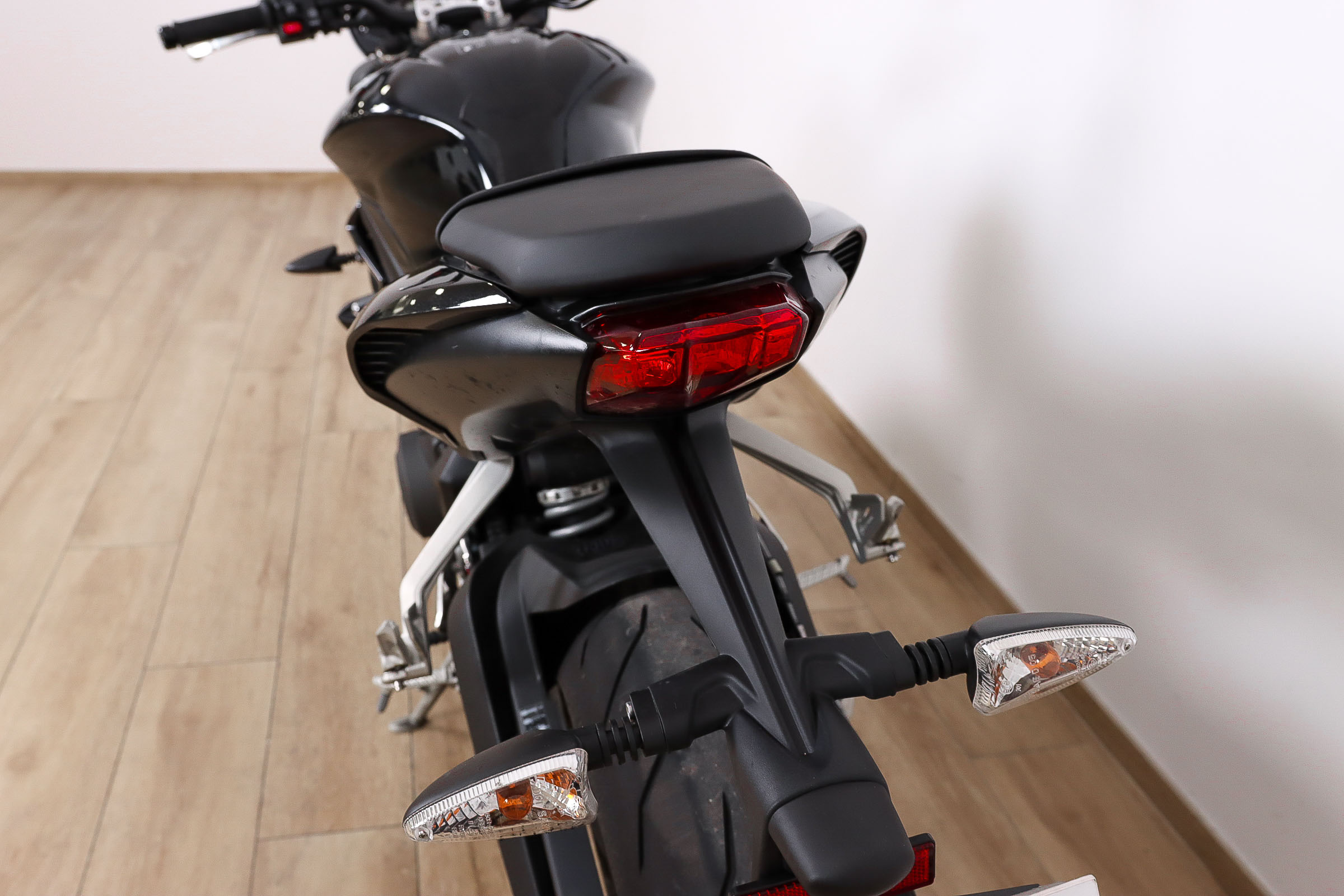 TRIUMPH STREET TRIPLE STRIUMPH11 TRIUMPH STREET TRIPLE STRIUMPH11