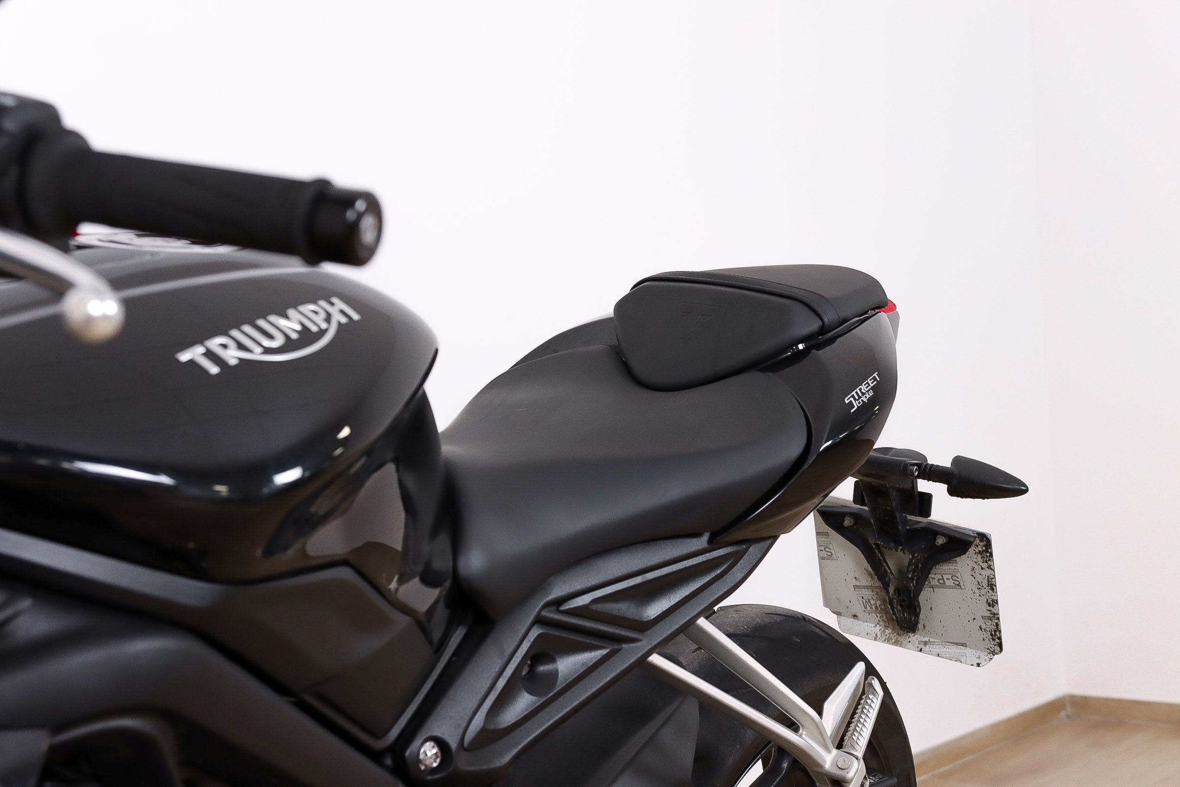 TRIUMPH STREET TRIPLE STRIUMPH14 TRIUMPH STREET TRIPLE STRIUMPH14