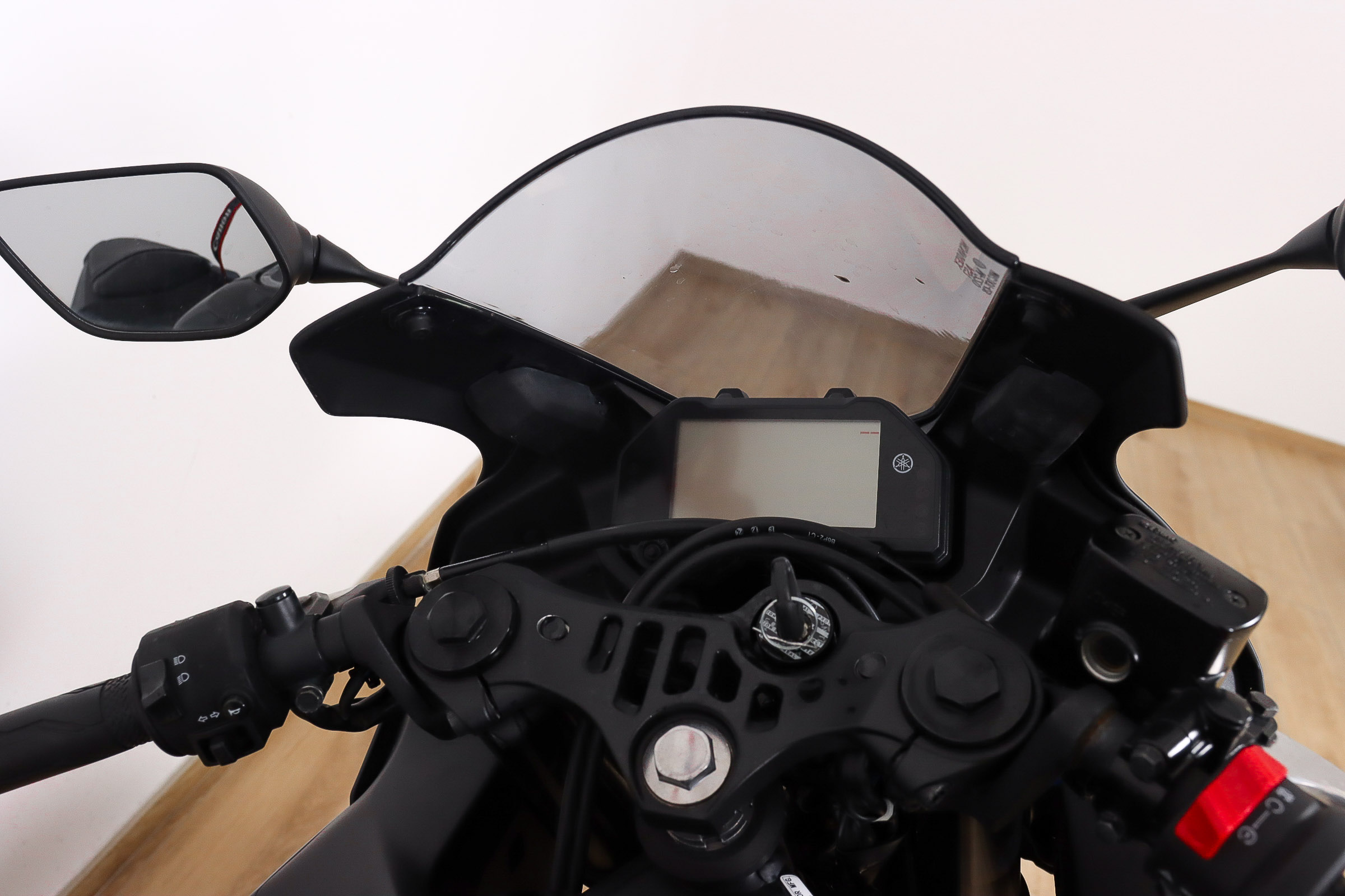 YAMAHA YZF-R3YAMAHA6 YAMAHA YZF-R3YAMAHA6