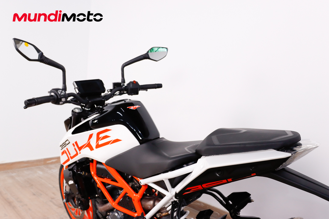 KTM 390 DukeKTM9 KTM 390 DukeKTM9
