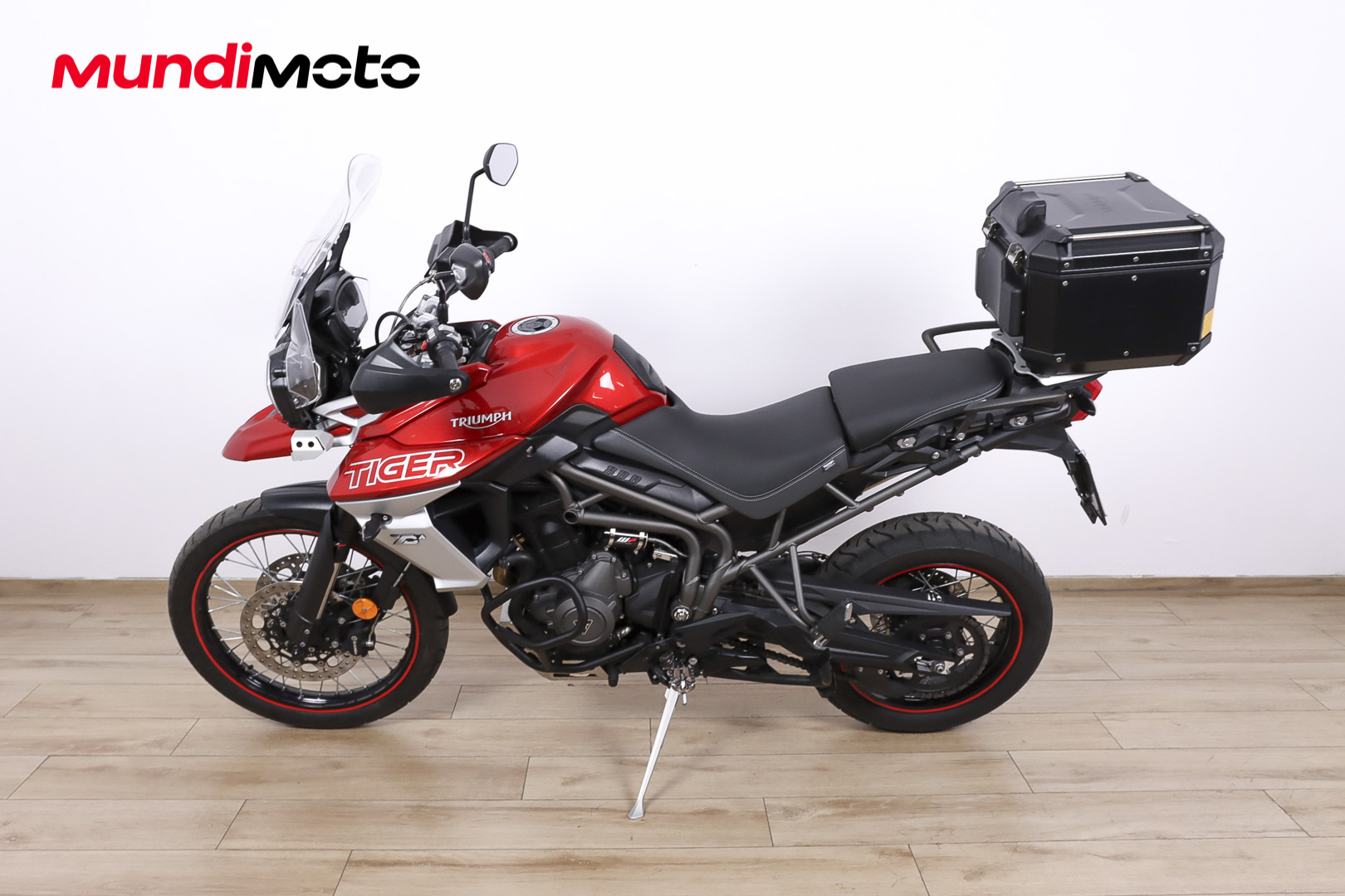 TRIUMPH TIGER 800 XRTRIUMPH9 TRIUMPH TIGER 800 XRTRIUMPH9