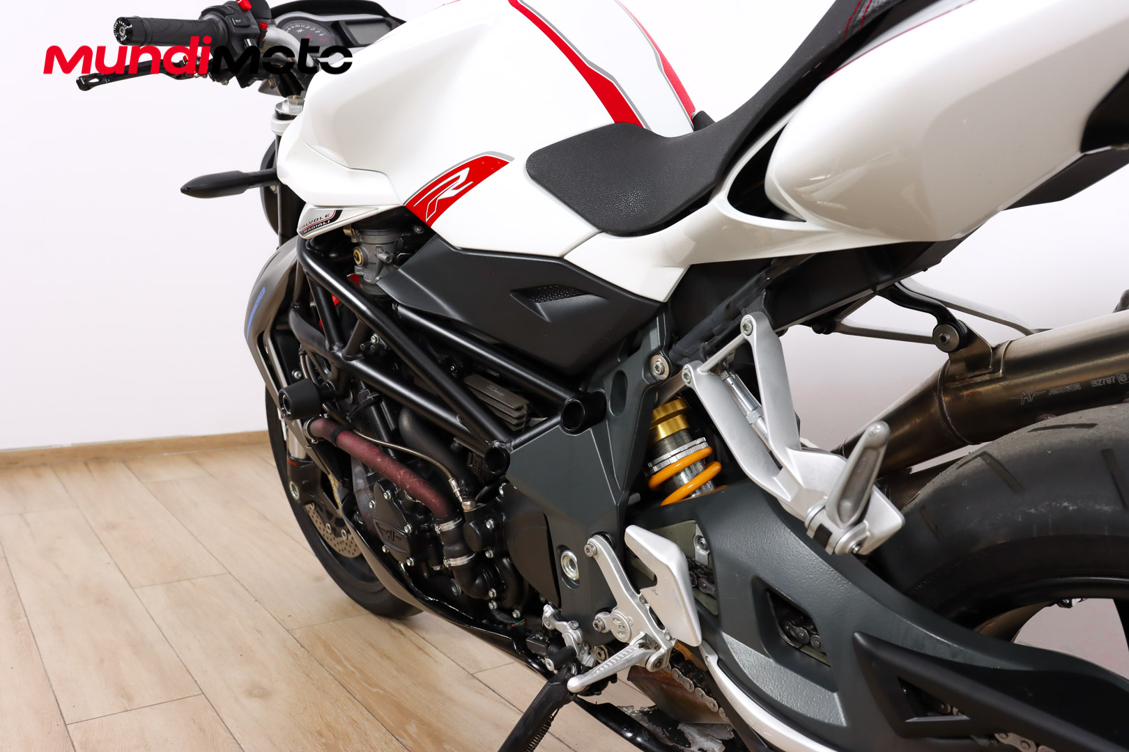 MV AGUSTA BRUTALE 1090MV AGUSTA9 MV AGUSTA BRUTALE 1090MV AGUSTA9