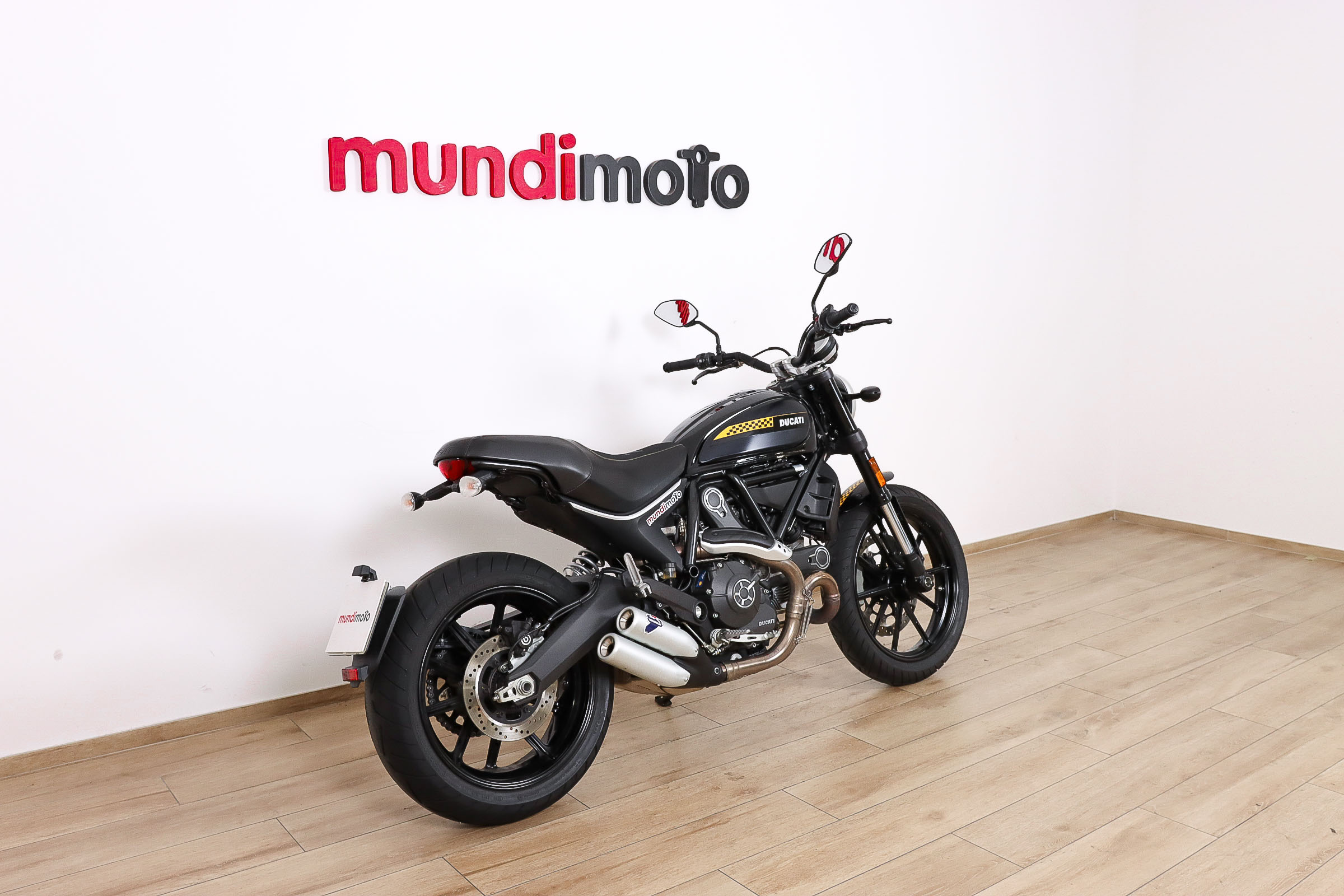 DUCATI Scrambler Full ThrottleDUCATI2 DUCATI Scrambler Full ThrottleDUCATI2