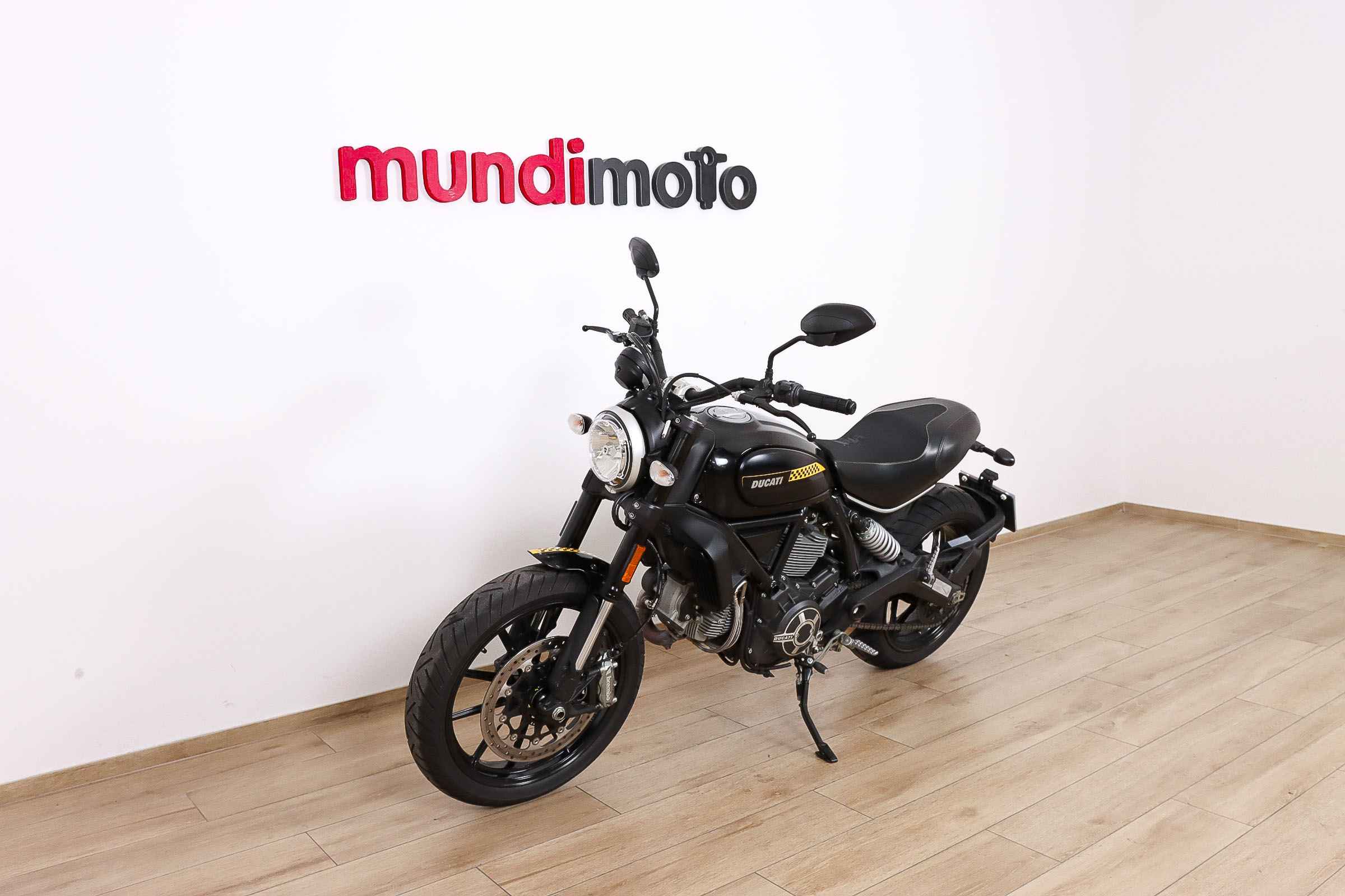 DUCATI Scrambler Full ThrottleDUCATI9 DUCATI Scrambler Full ThrottleDUCATI9
