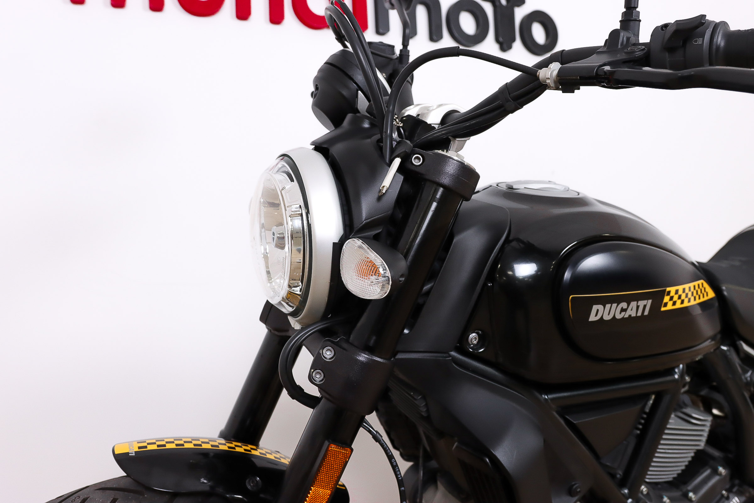 DUCATI Scrambler Full ThrottleDUCATI12 DUCATI Scrambler Full ThrottleDUCATI12