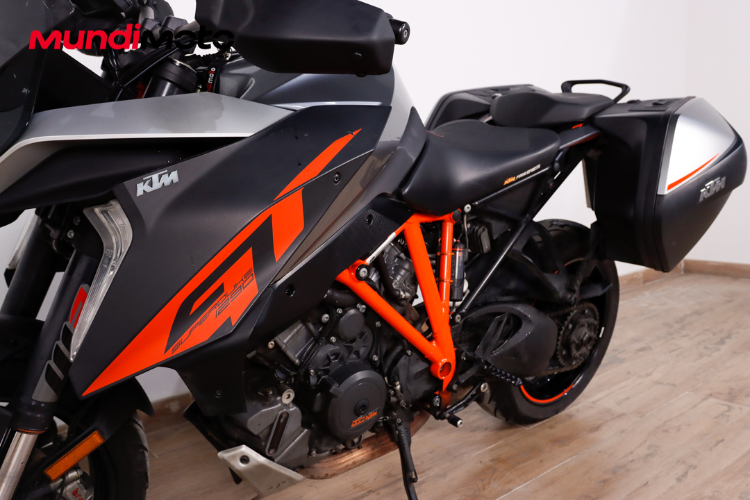 KTM 1290 Super Duke GTKTM8 KTM 1290 Super Duke GTKTM8