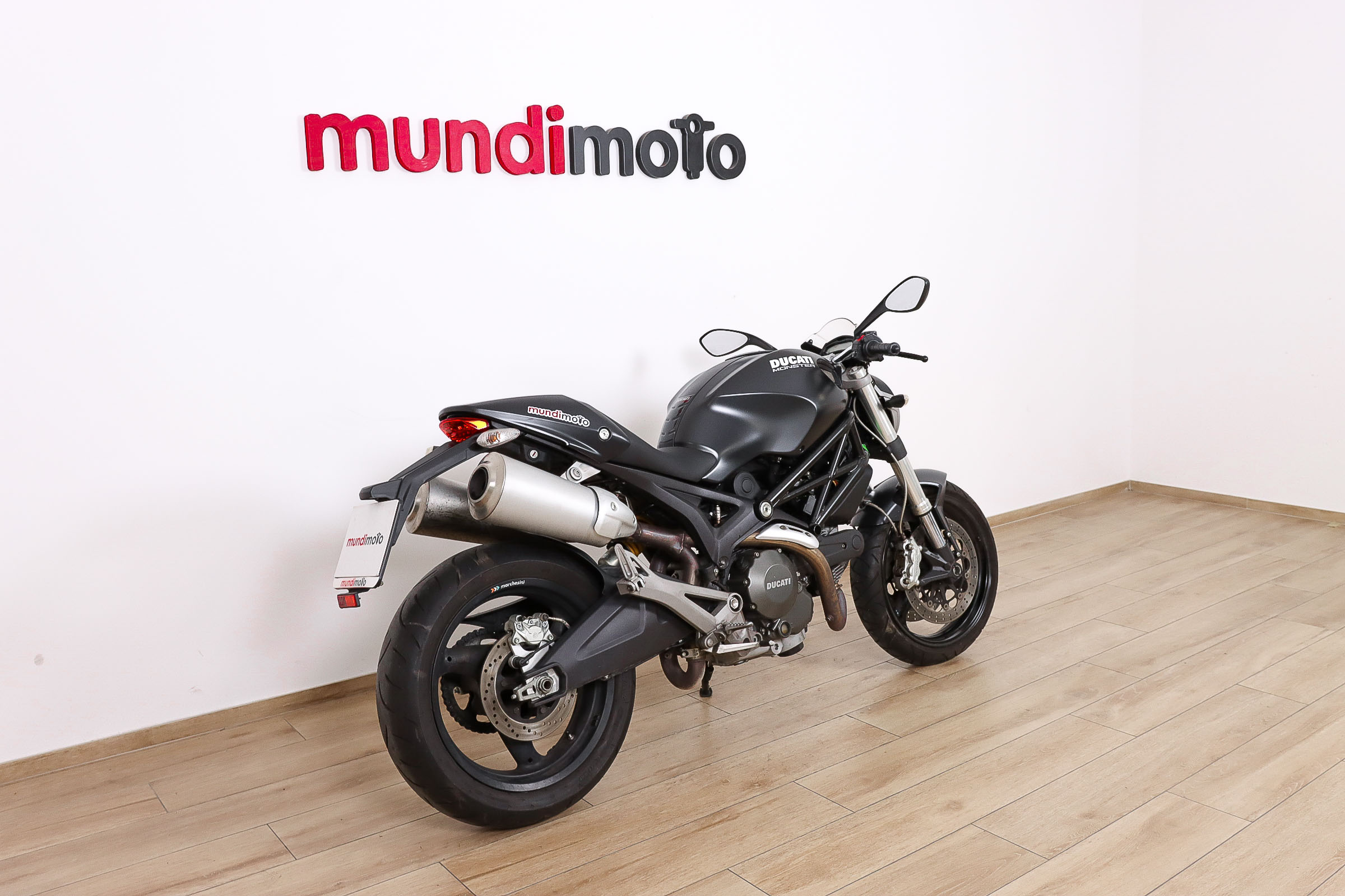 DUCATI MONSTER 696DUCATI2 DUCATI MONSTER 696DUCATI2