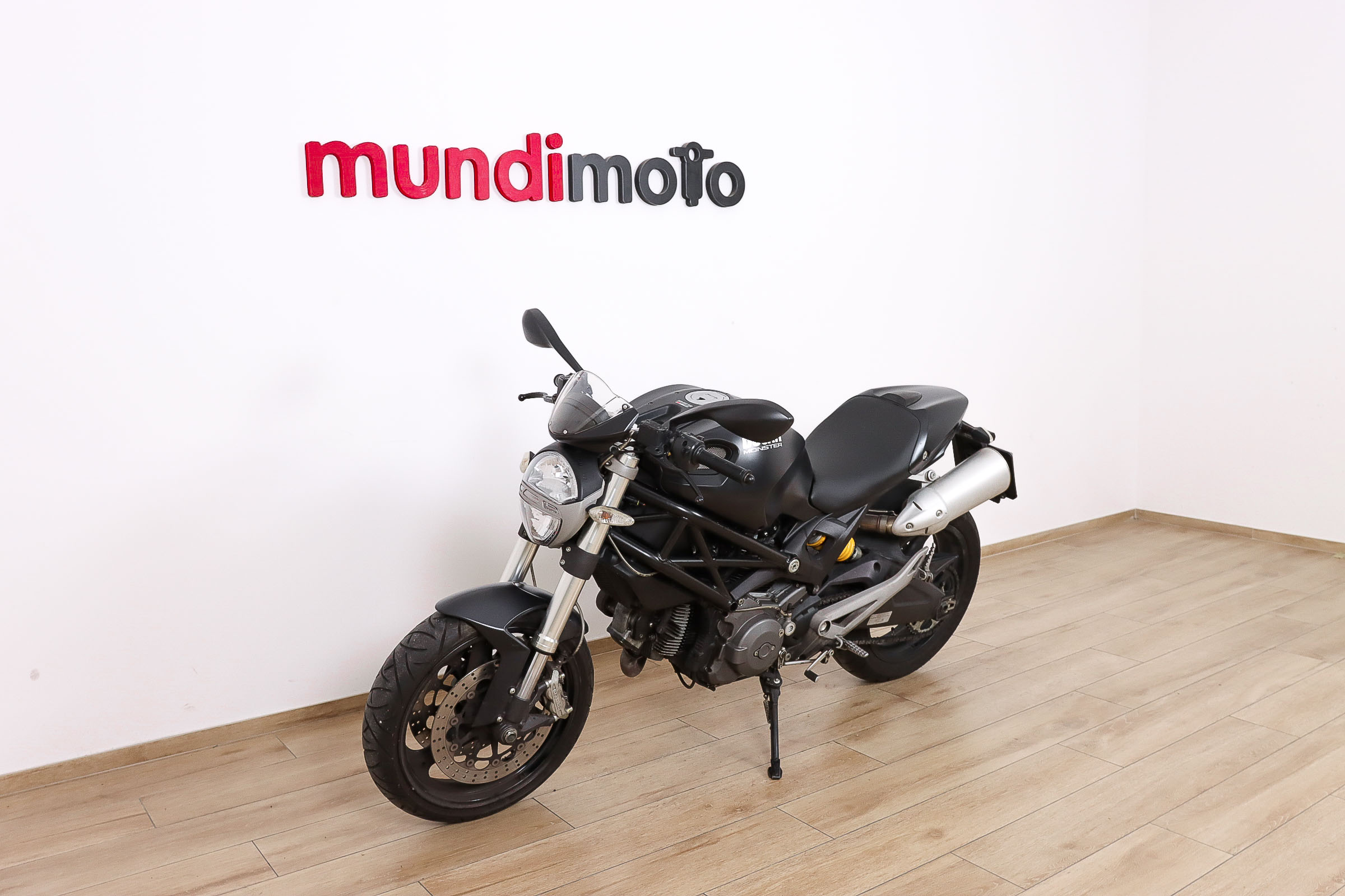DUCATI MONSTER 696DUCATI8 DUCATI MONSTER 696DUCATI8