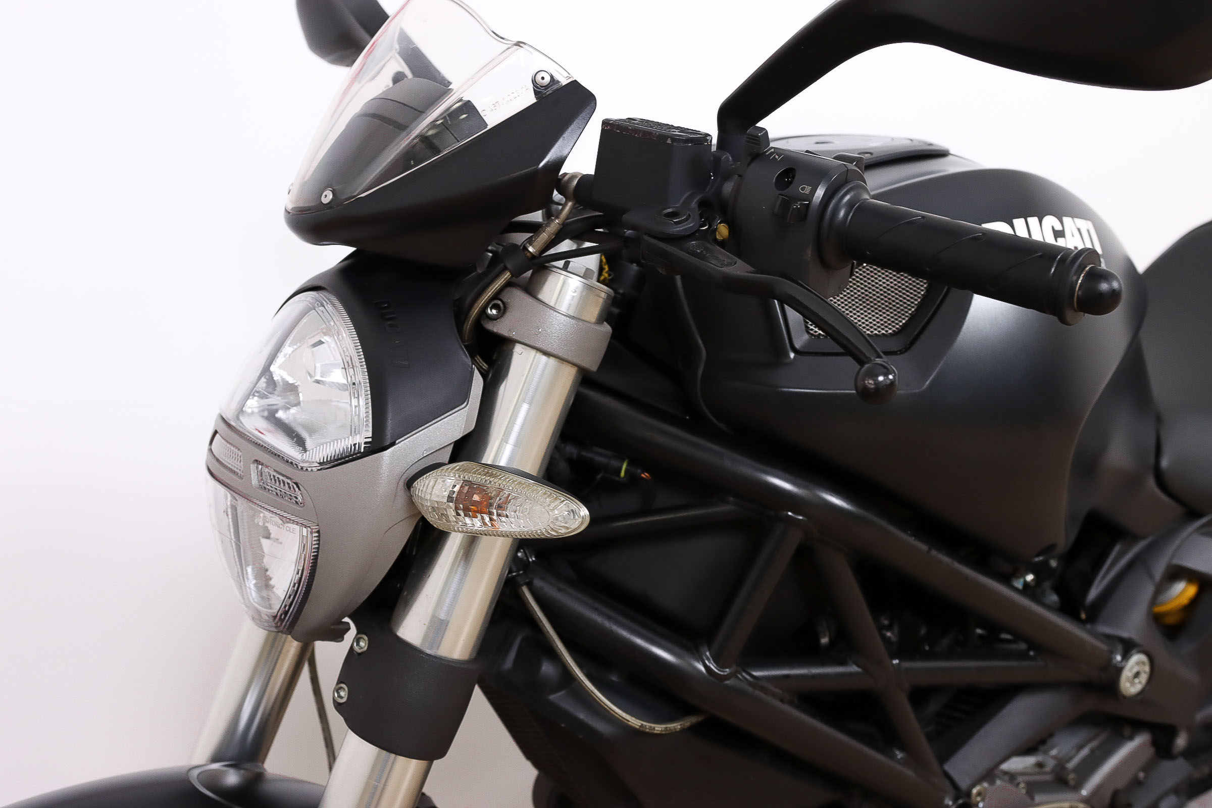 DUCATI MONSTER 696DUCATI11 DUCATI MONSTER 696DUCATI11
