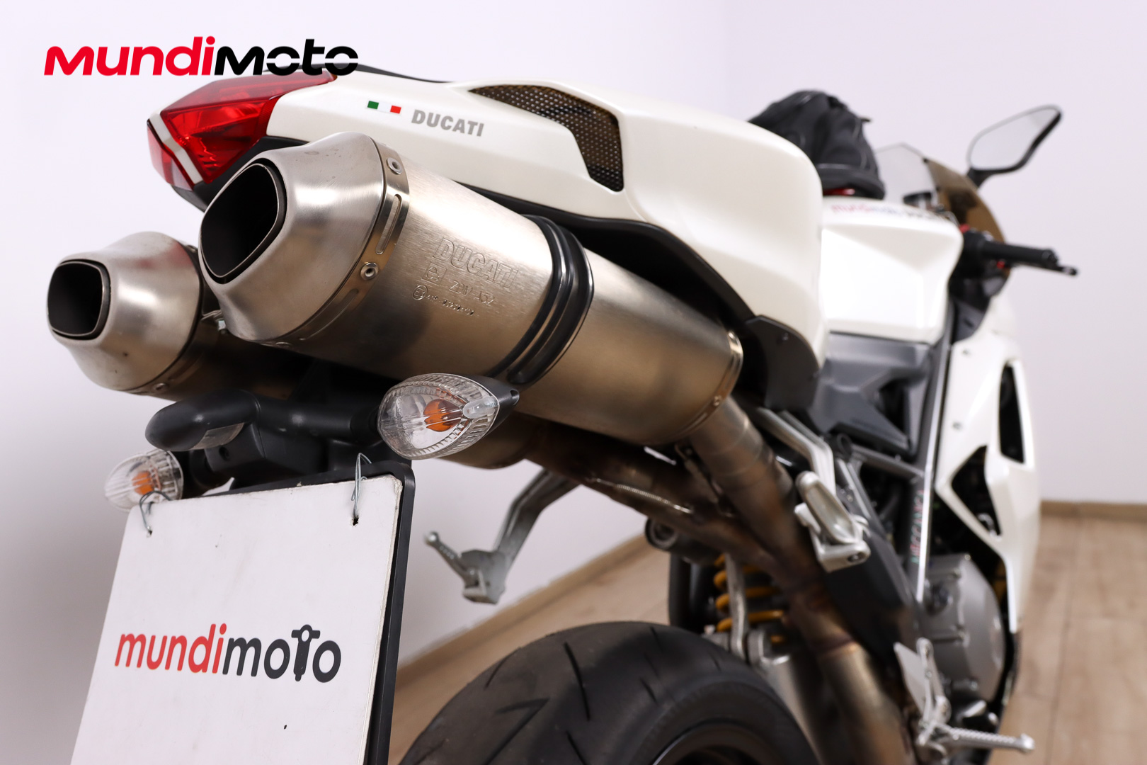 DUCATI 848 SuperbikeDUCATI4 DUCATI 848 SuperbikeDUCATI4