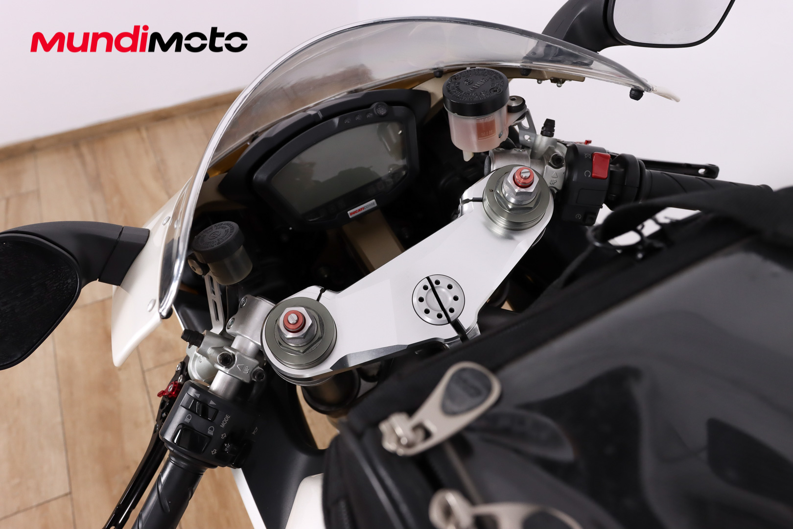 DUCATI 848 SuperbikeDUCATI11 DUCATI 848 SuperbikeDUCATI11