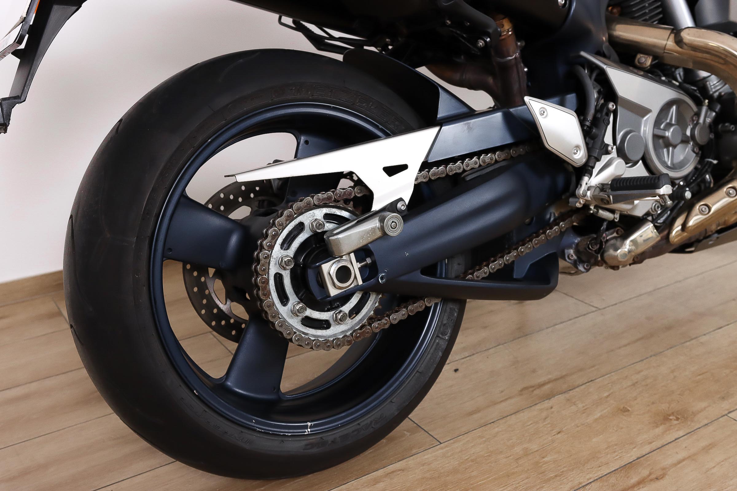 YAMAHA MT 01YAMAHA6 YAMAHA MT 01YAMAHA6