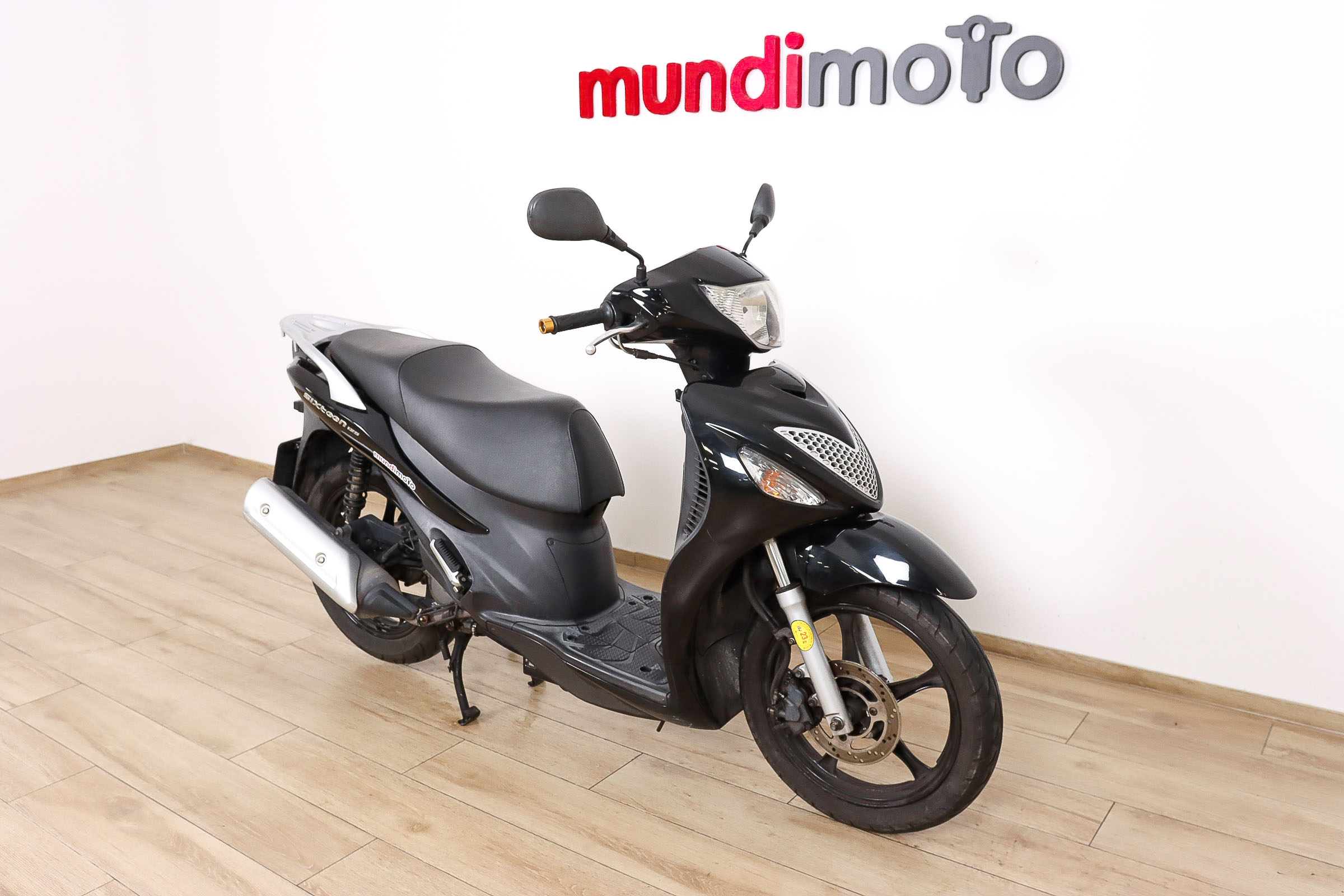 SUZUKI Sixteen 125SUZUKI2 SUZUKI Sixteen 125SUZUKI2