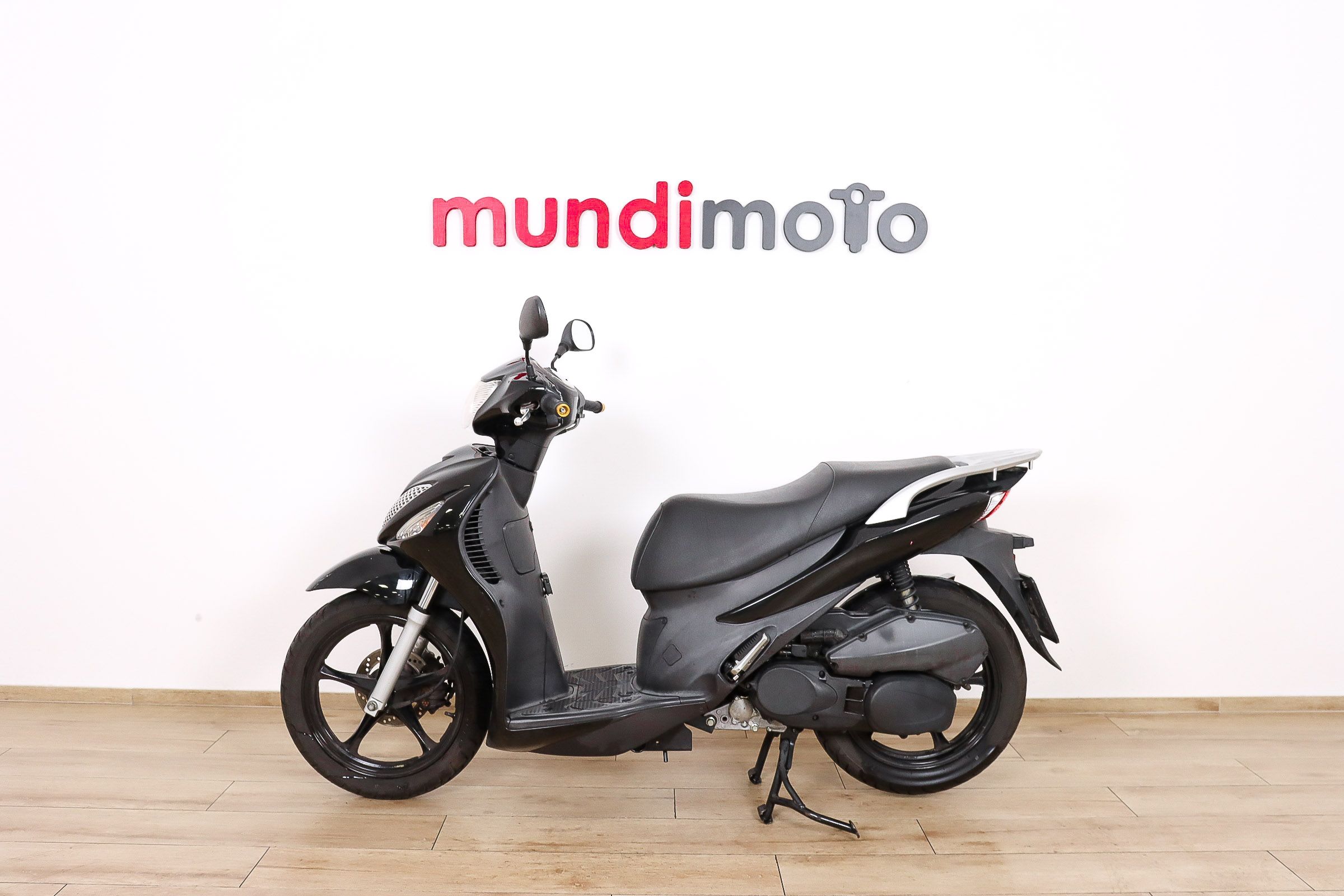 SUZUKI Sixteen 125SUZUKI3 SUZUKI Sixteen 125SUZUKI3
