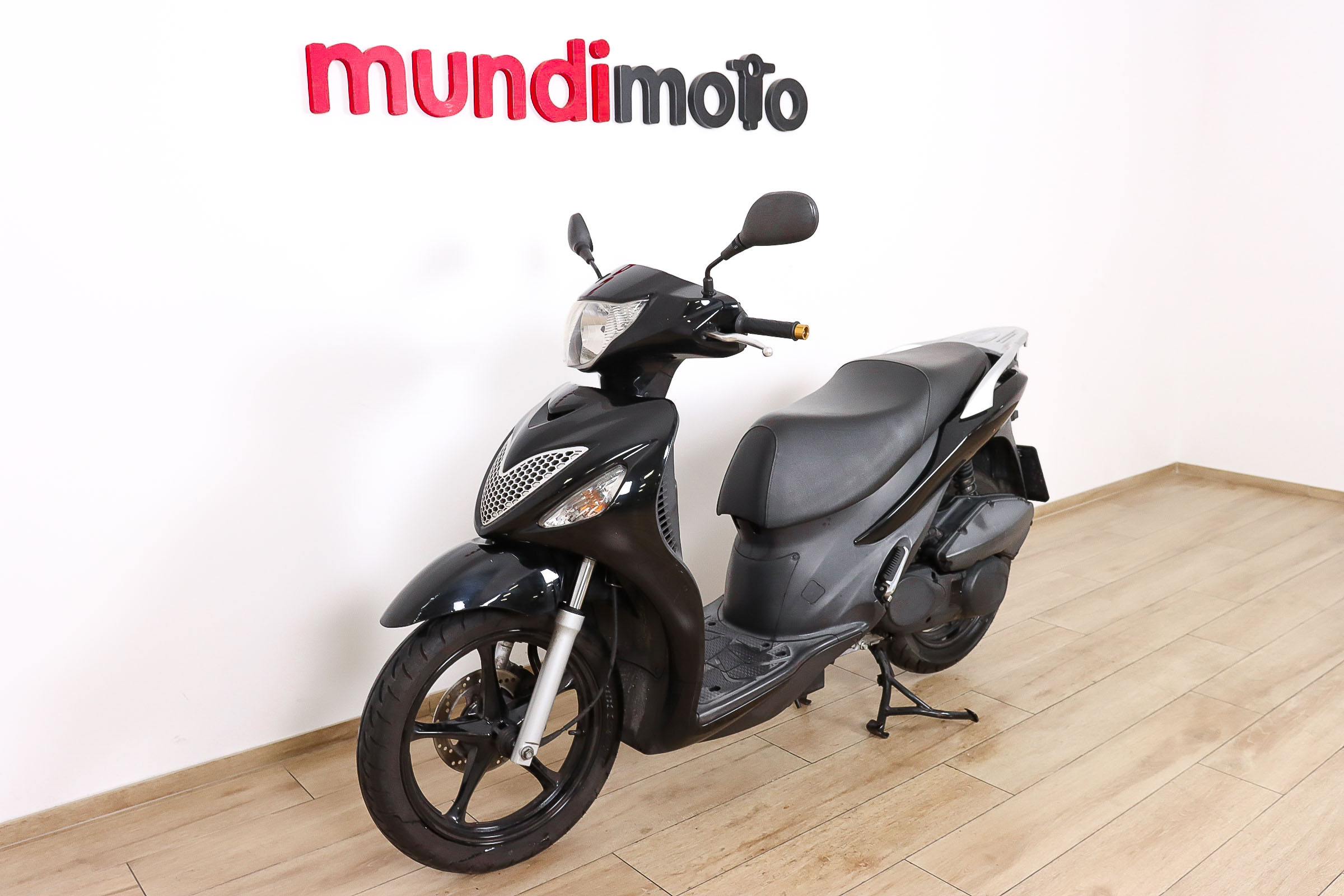 SUZUKI Sixteen 125SUZUKI4 SUZUKI Sixteen 125SUZUKI4