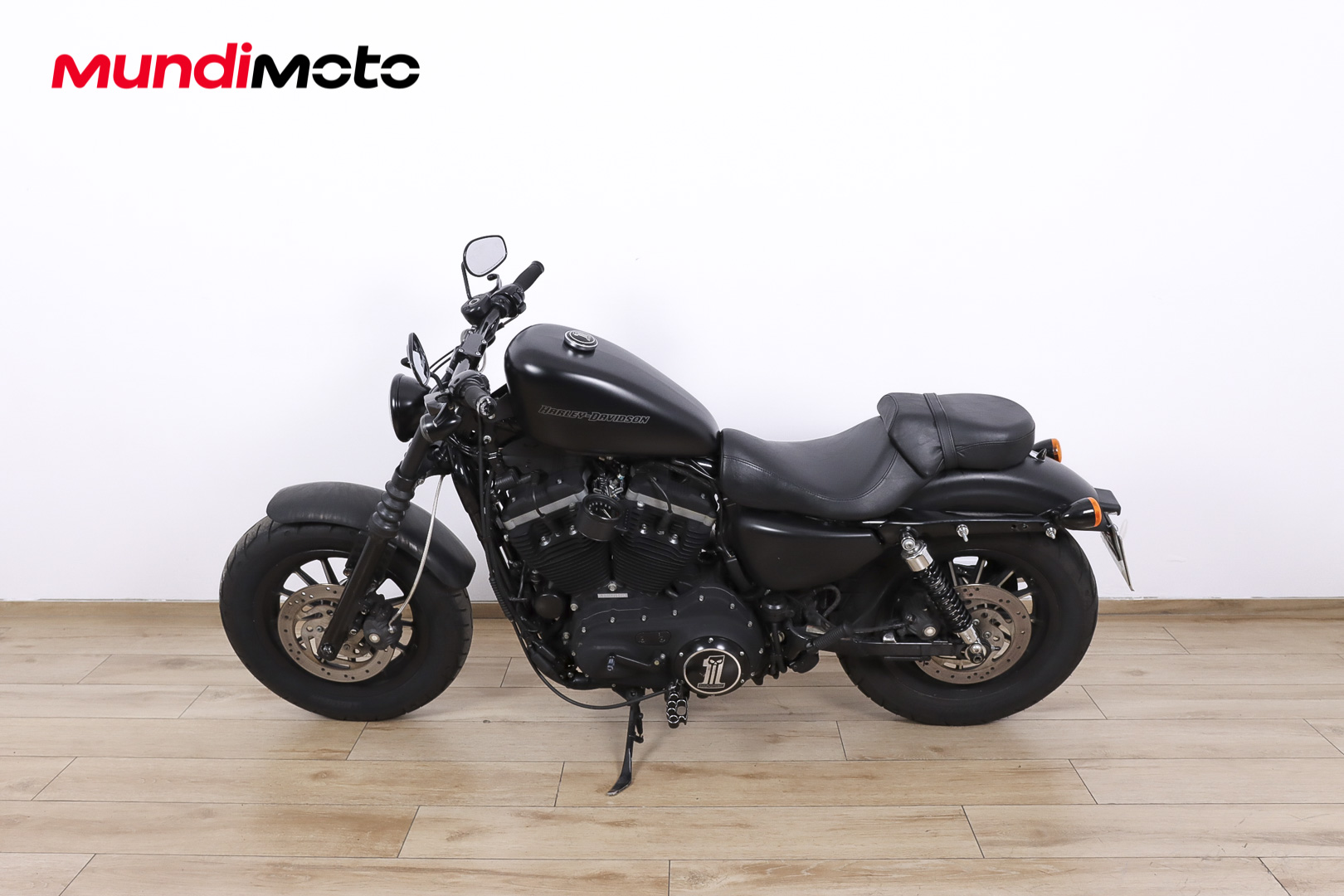 HARLEY DAVIDSON Sportster 883 IronHARLEY DAVIDSON6 HARLEY DAVIDSON Sportster 883 IronHARLEY DAVIDSON6