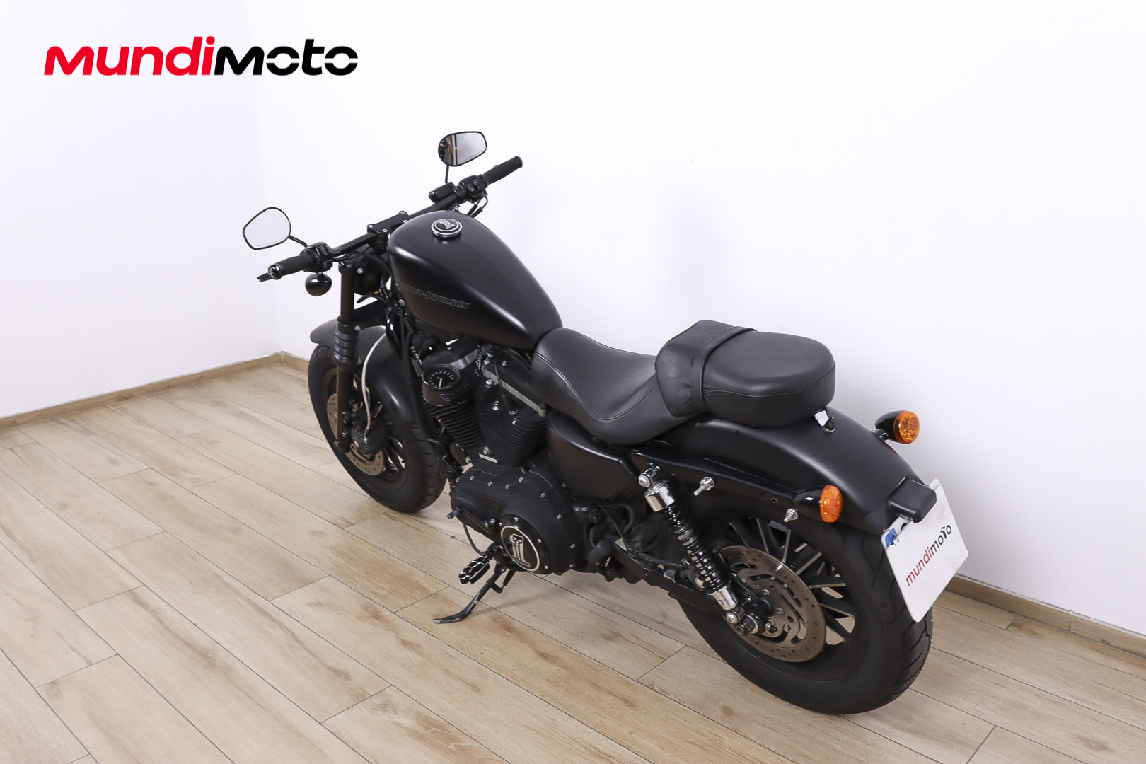 HARLEY DAVIDSON Sportster 883 IronHARLEY DAVIDSON7 HARLEY DAVIDSON Sportster 883 IronHARLEY DAVIDSON7