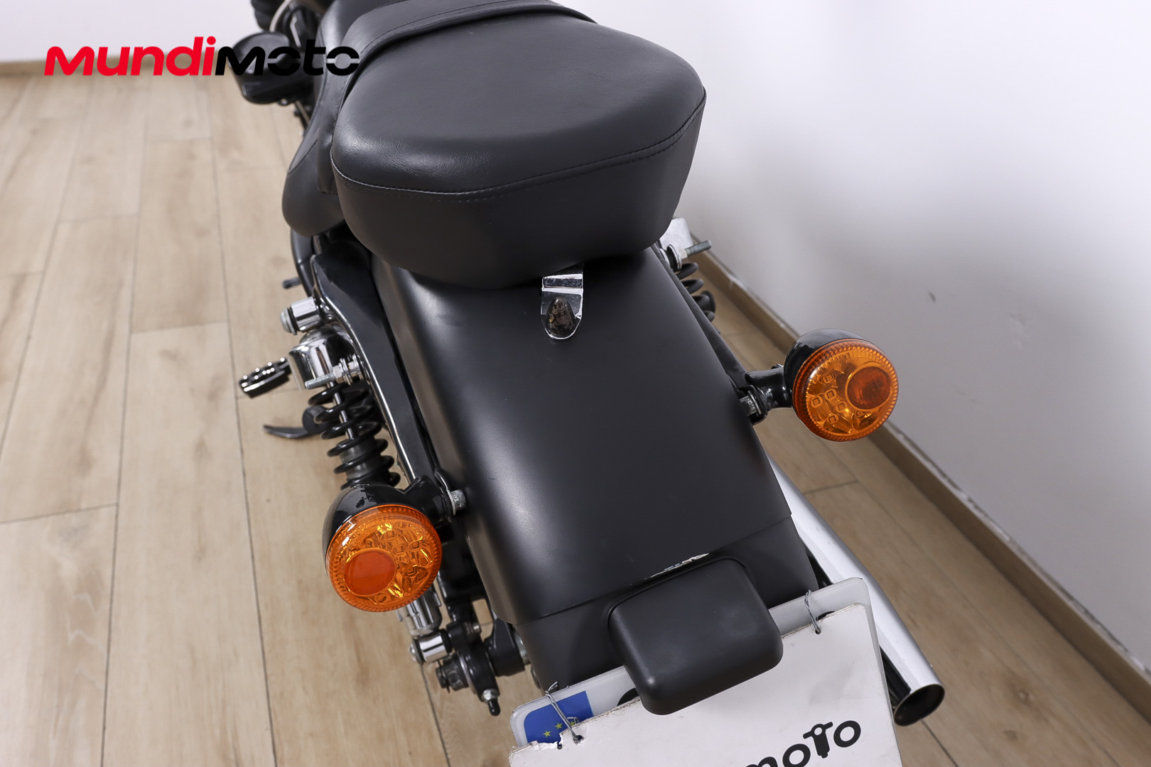 HARLEY DAVIDSON Sportster 883 IronHARLEY DAVIDSON9 HARLEY DAVIDSON Sportster 883 IronHARLEY DAVIDSON9