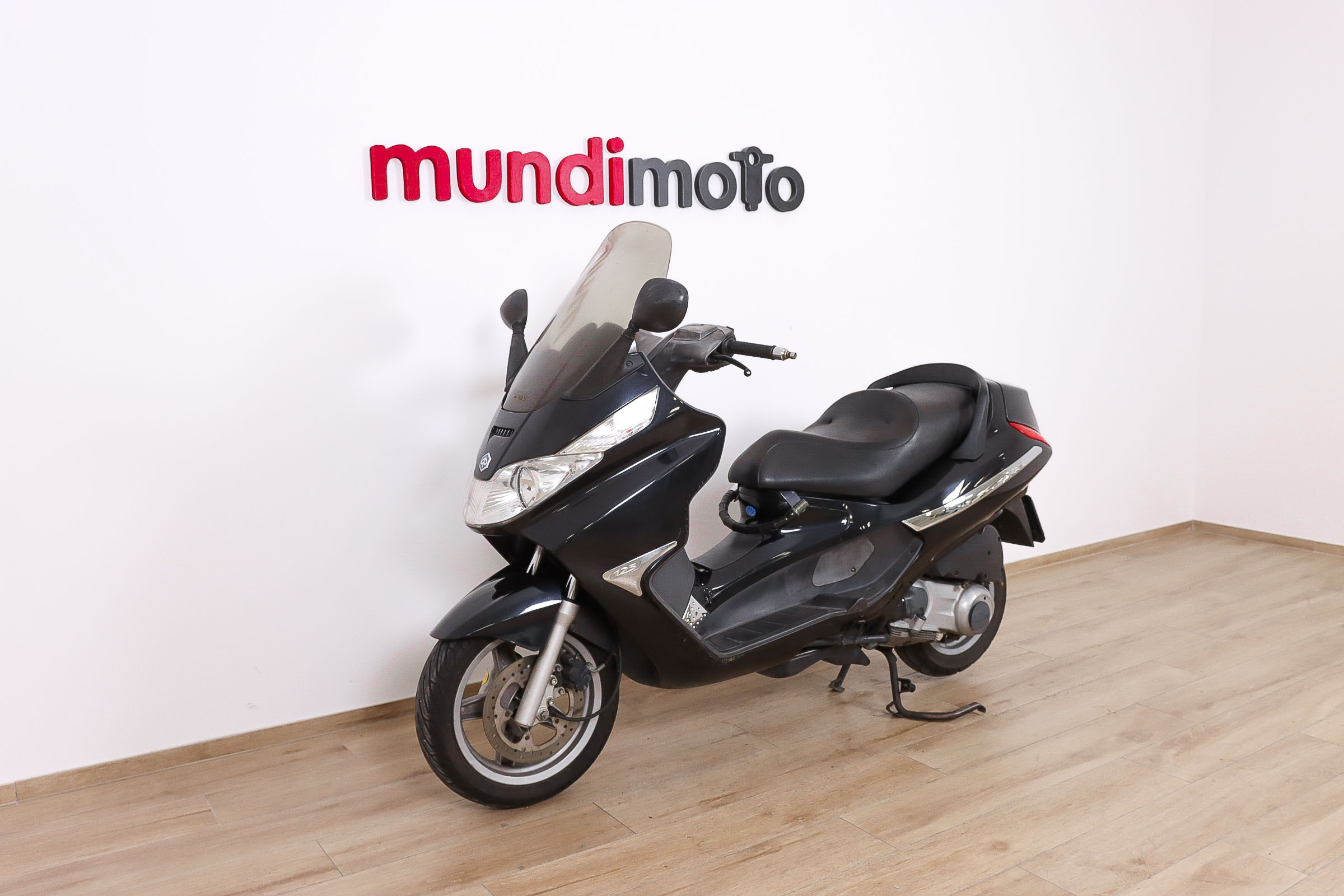 PIAGGIO X8 125PIAGGIO5 PIAGGIO X8 125PIAGGIO5