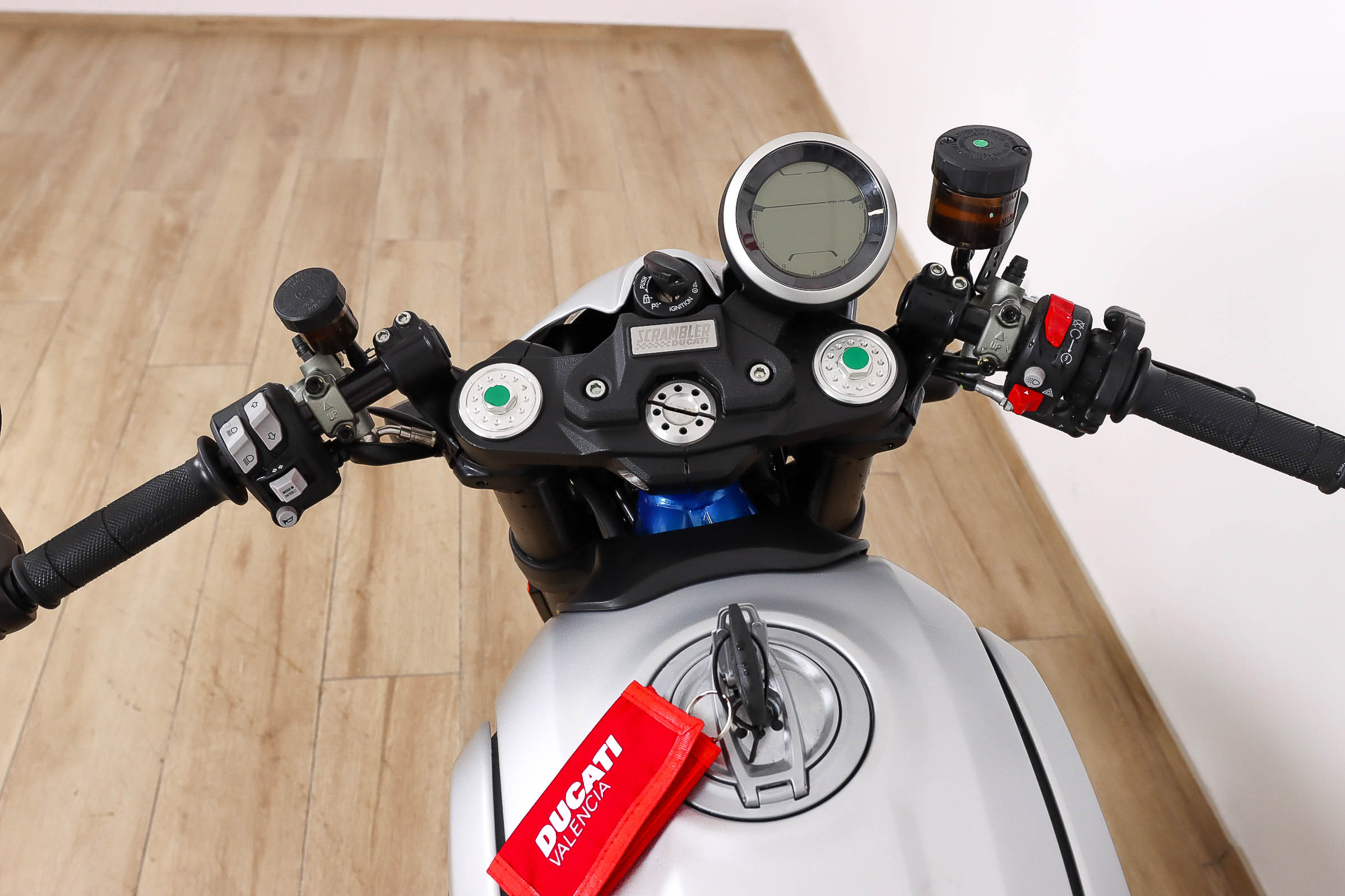 DUCATI Scrambler Café RacerDUCATI11 DUCATI Scrambler Café RacerDUCATI11