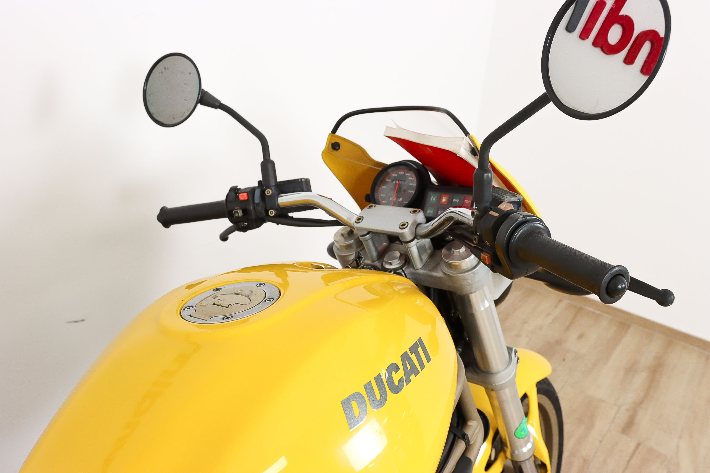 DUCATI MONSTER 600DUCATI4 DUCATI MONSTER 600DUCATI4