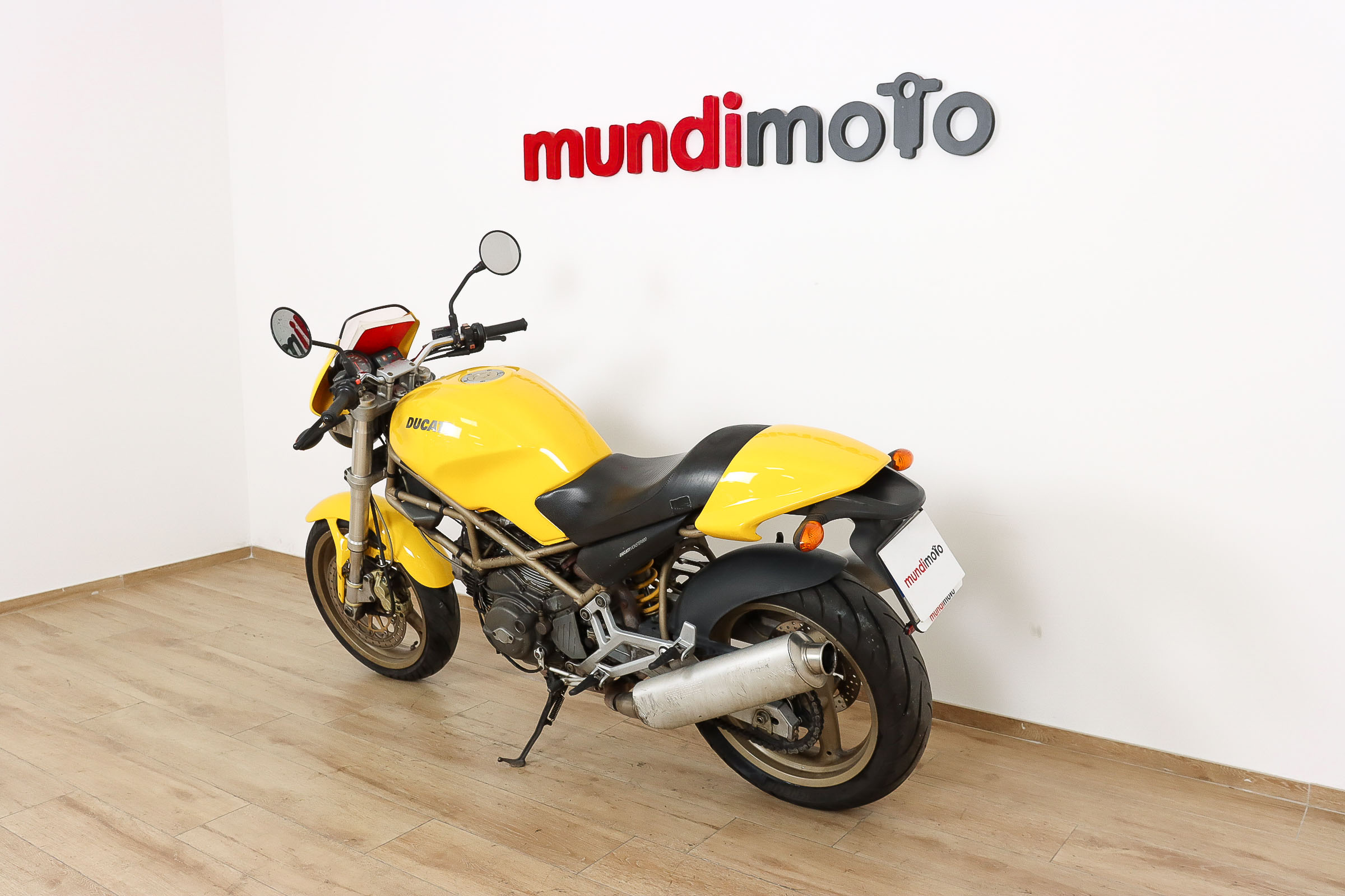 DUCATI MONSTER 600DUCATI9 DUCATI MONSTER 600DUCATI9