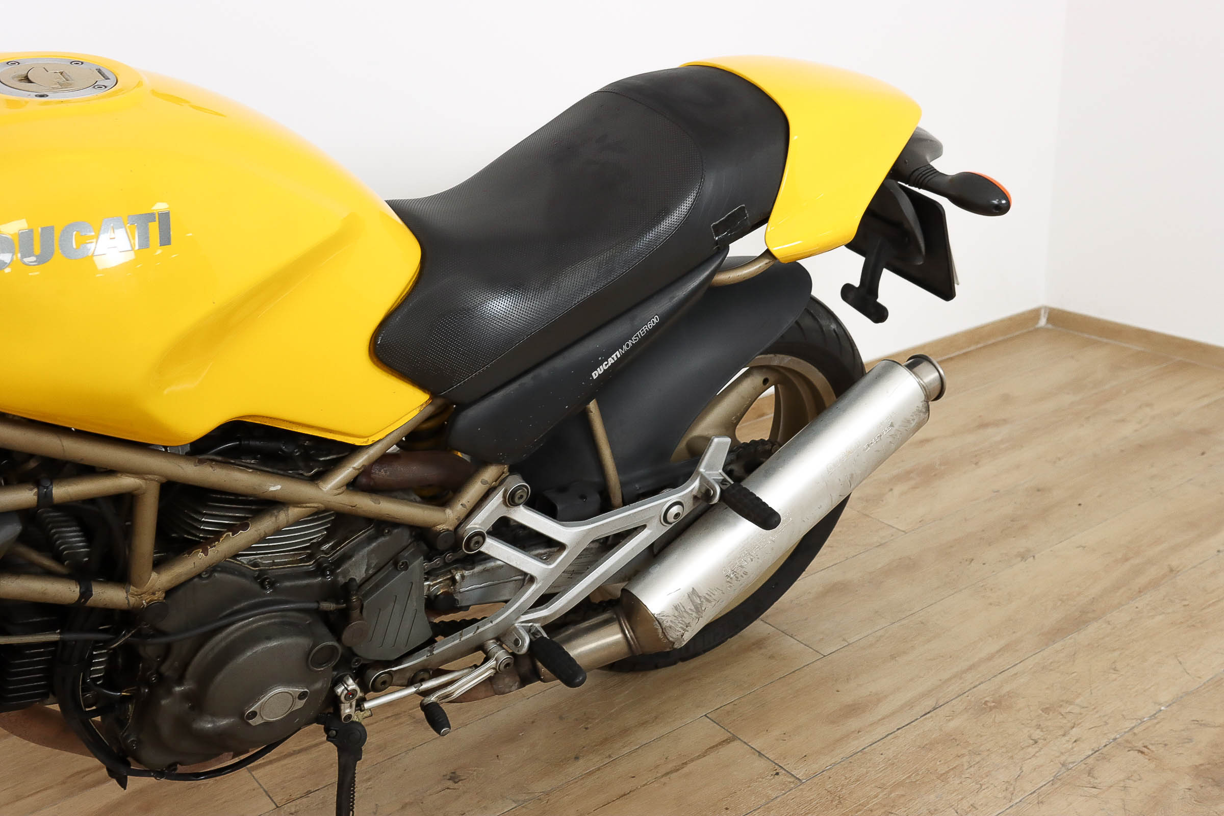 DUCATI MONSTER 600DUCATI11 DUCATI MONSTER 600DUCATI11