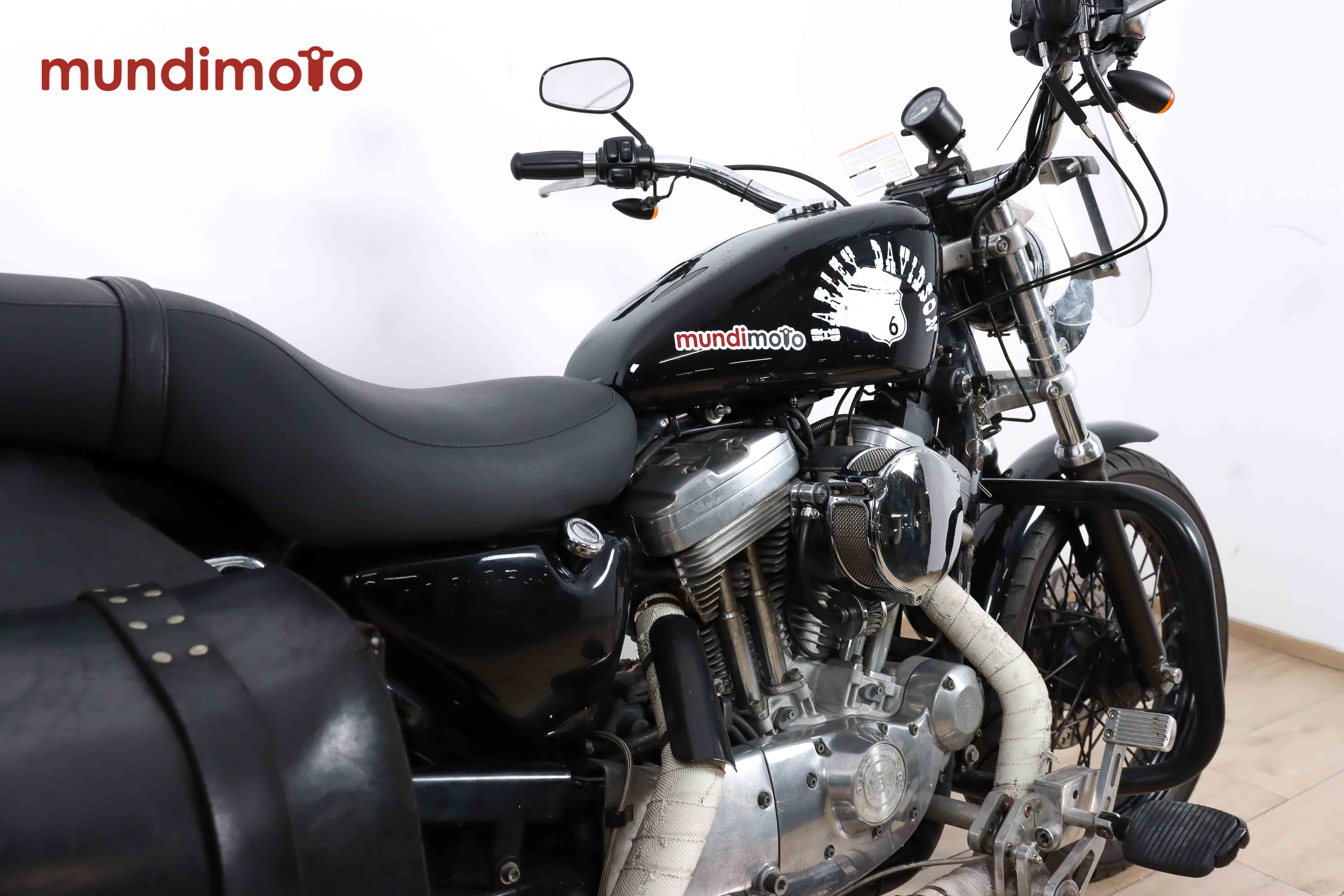 HARLEY DAVIDSON Sportster 883 HuggerHARLEY DAVIDSON3 HARLEY DAVIDSON Sportster 883 HuggerHARLEY DAVIDSON3