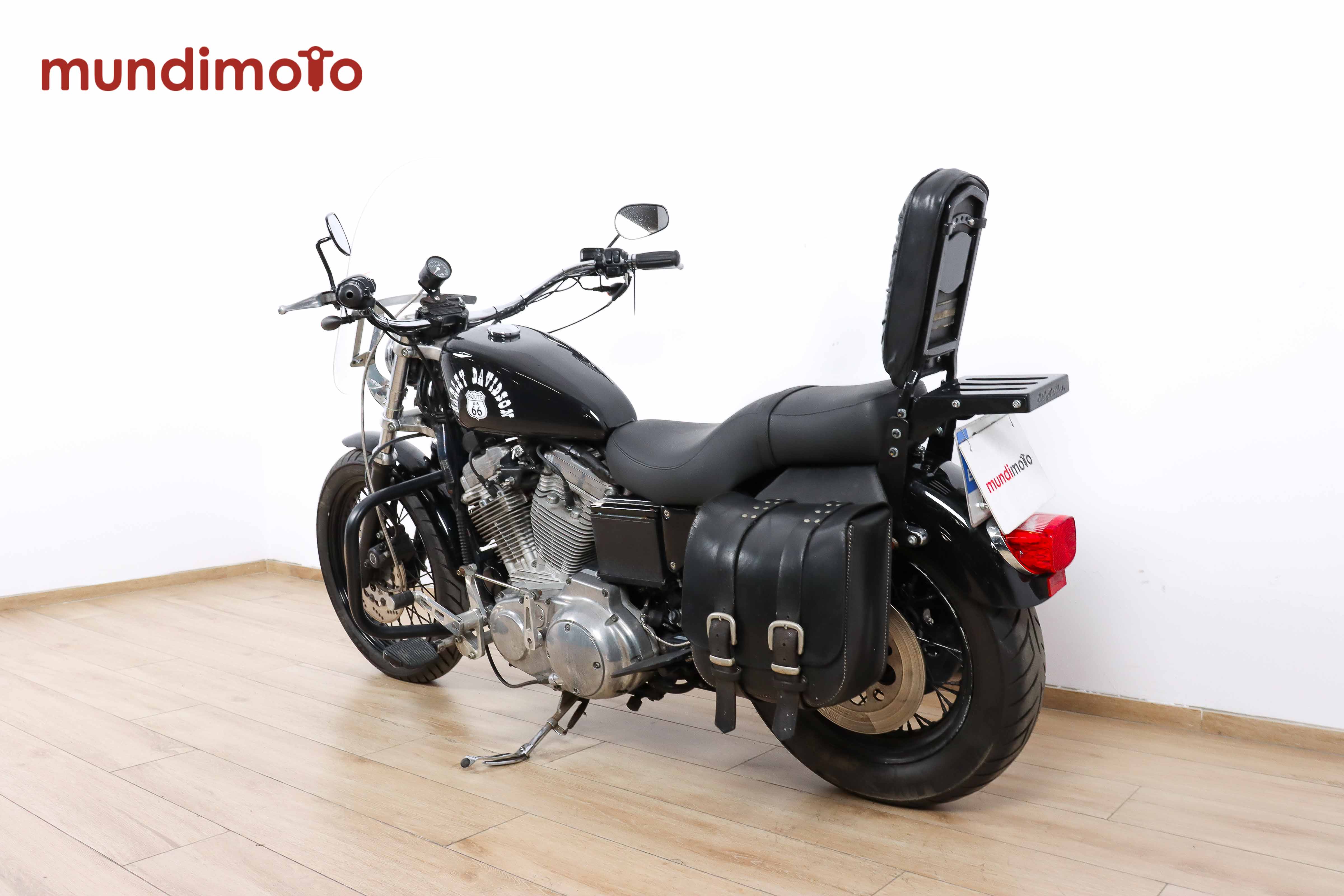 HARLEY DAVIDSON Sportster 883 HuggerHARLEY DAVIDSON6 HARLEY DAVIDSON Sportster 883 HuggerHARLEY DAVIDSON6