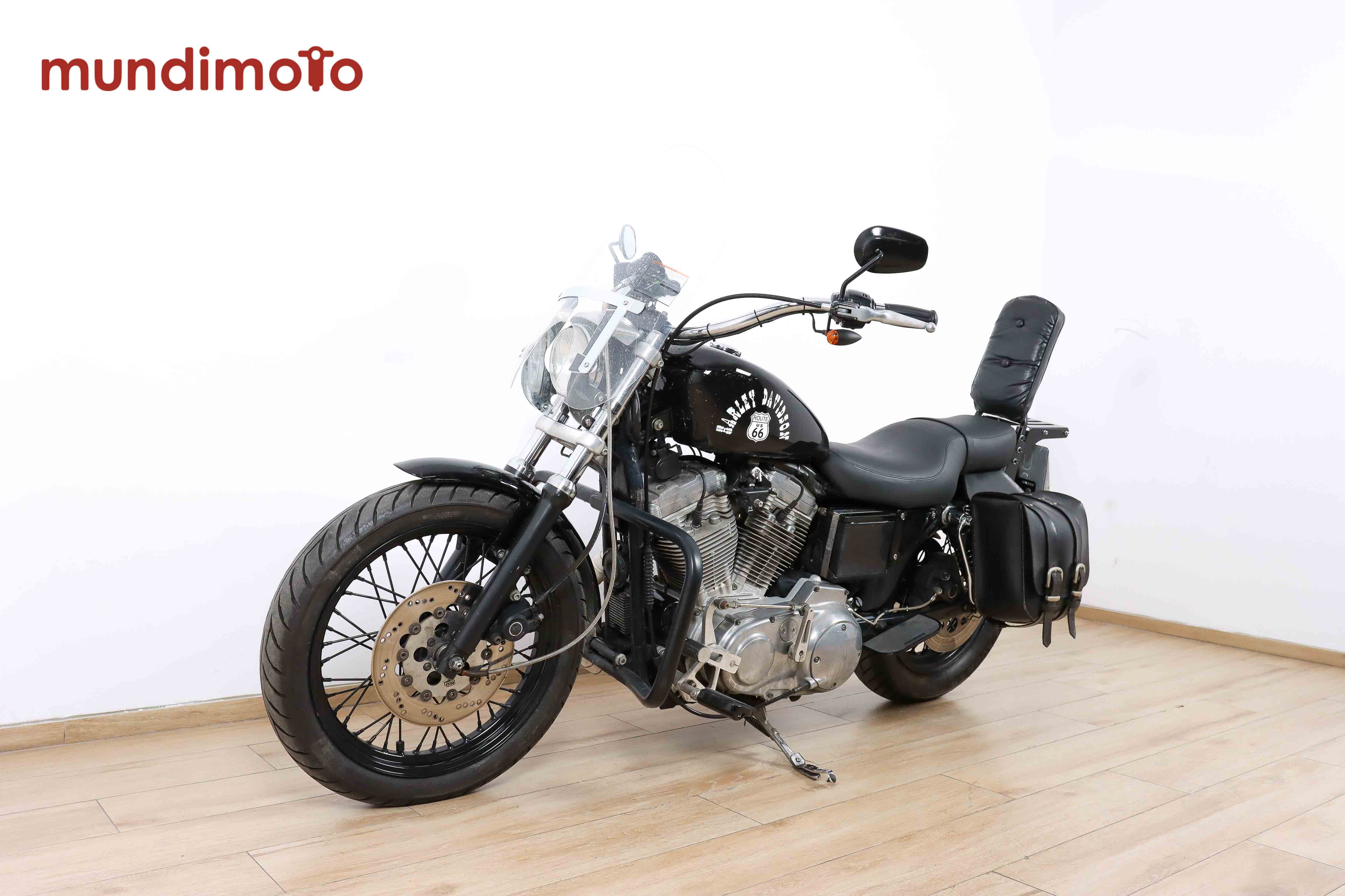 HARLEY DAVIDSON Sportster 883 HuggerHARLEY DAVIDSON7 HARLEY DAVIDSON Sportster 883 HuggerHARLEY DAVIDSON7