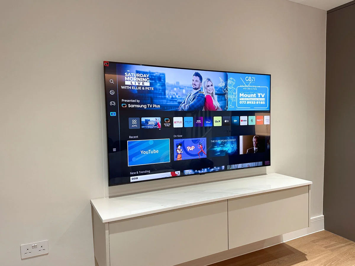 65 inch Samsung TV mounted on plasterboard wall in London — professional installation by Mount TV