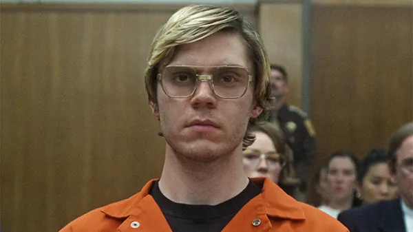 Evan Peters gallery image 3