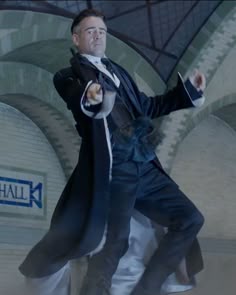 Colin Farrell gallery image 1