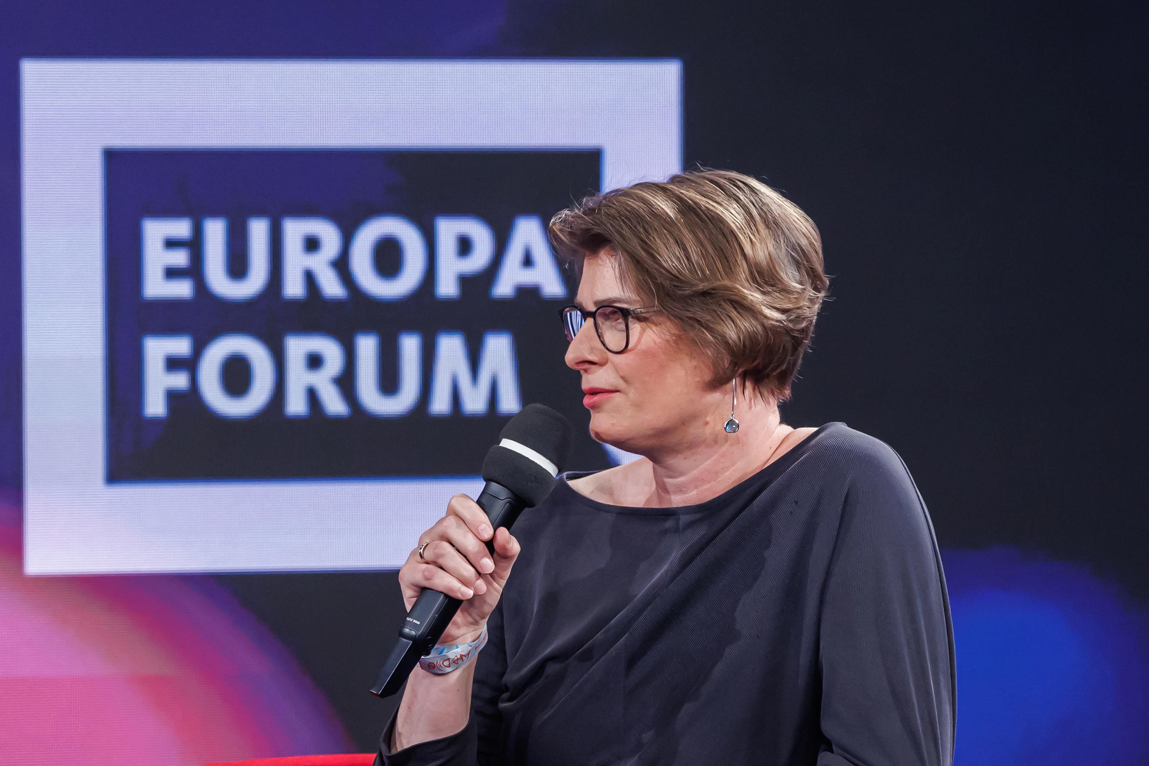 Event: Christina Morina liest in Bielefeld: Das amerikanische Beben in Universität Bielefeld, Gebäude X, Raum X A2-103 on 25. Juni 2026