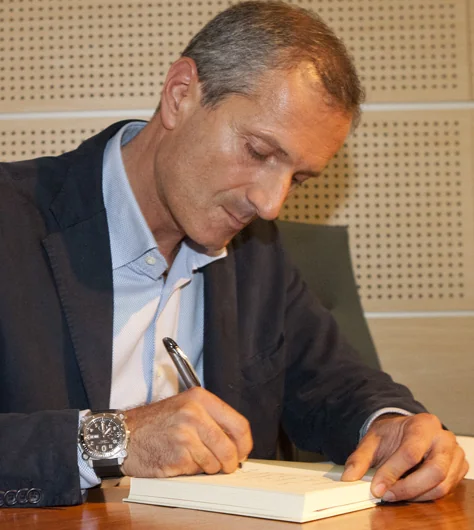 Event: Gianrico Carofiglio liest aus Der Horizont der Nacht in Rheinhotel Dreesen, Rheinstraße 45-49, 53179 Bonn on 27. September 2026
