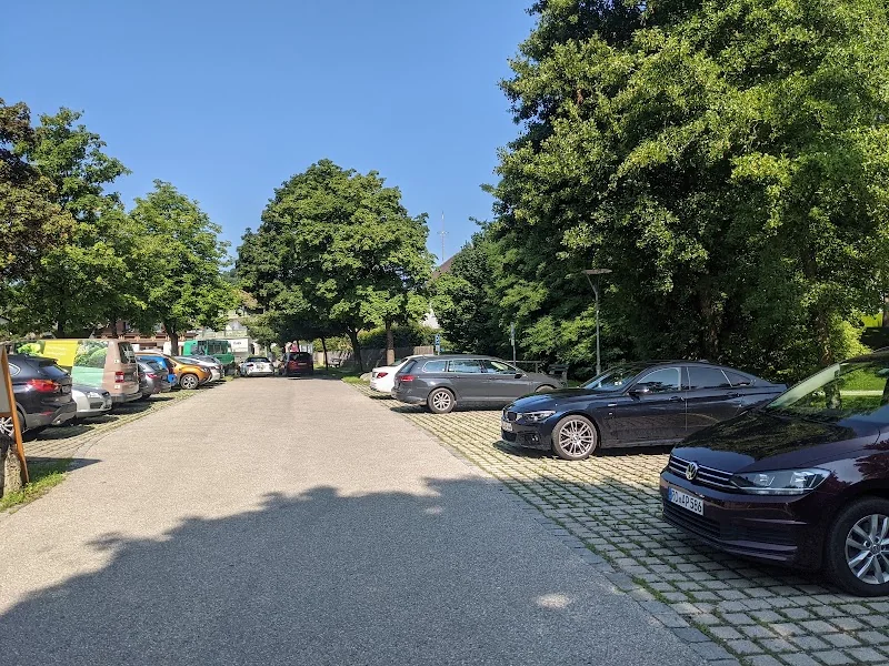 Event: Parkplatz am Minigolfplatz