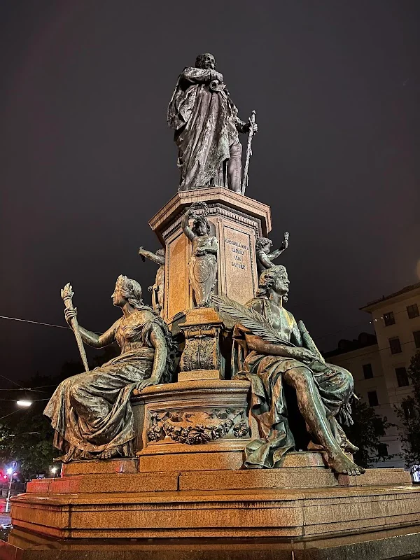 Maxmonument