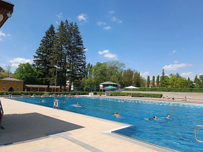 Event: Röthelheim swimming pool with Hannah-Stockbauer-Hall