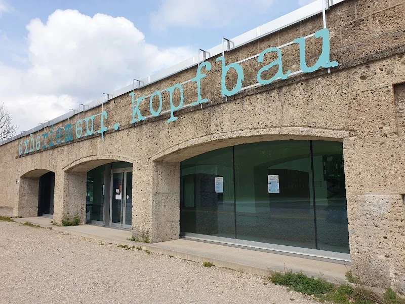 Kopfbau: Ehemaliges Kassenhaus der Zuschauertribüne Riem